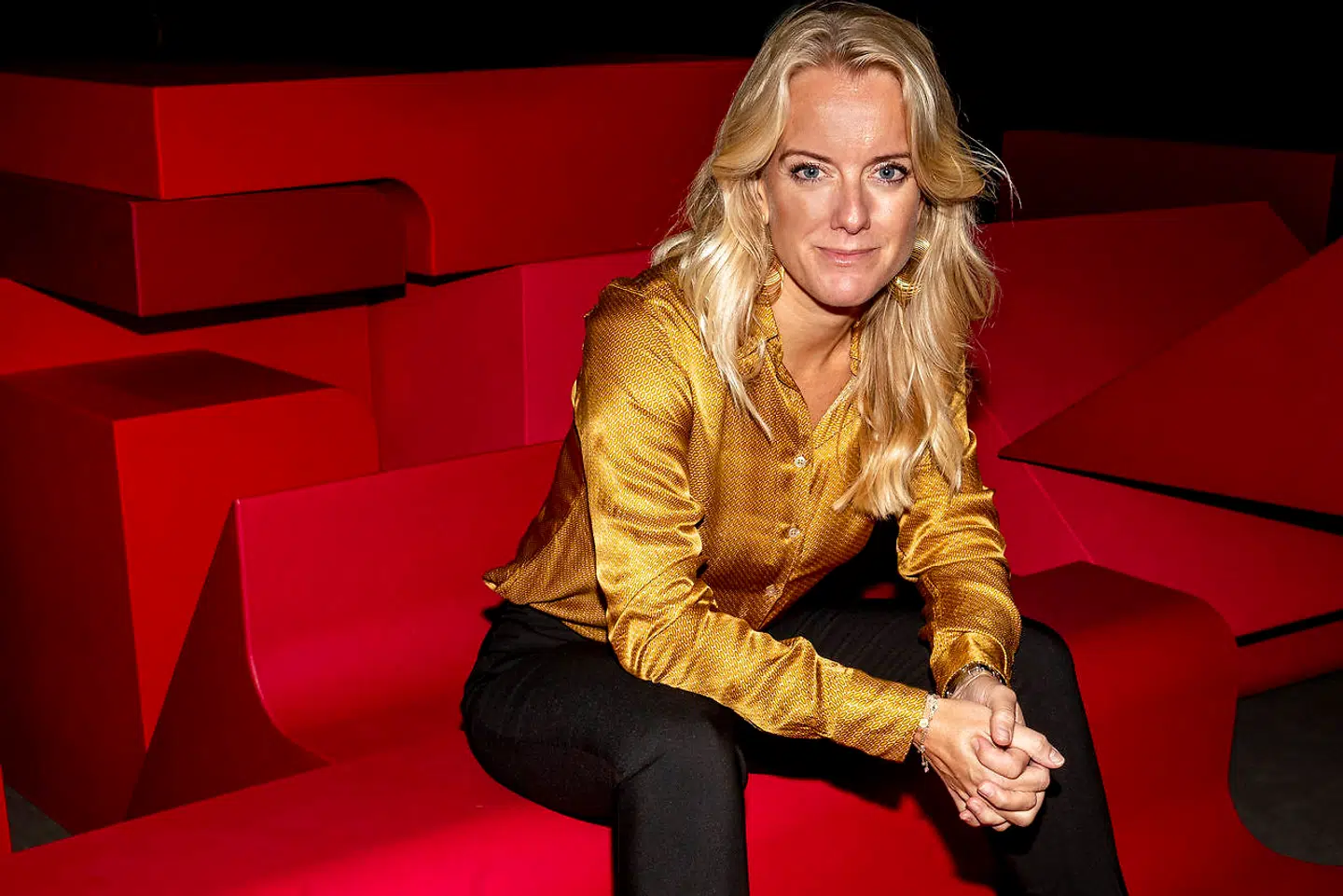 »Det undrer mig meget, at det er højtstående profiler i et parti som Dansk Folkeparti som Morten Messerschmidt og Søren Espersen, der deler de ret tendentiøse opslag uden afsender,« siger Nye Borgerliges formand, Pernille Vermund, om en aktuel fejde på de sociale medier mellem partiet og Dansk Folkeparti.