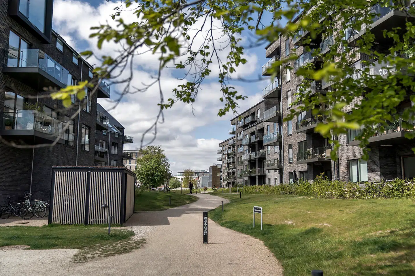 Blikket mod vest er knap så billedskønt. Der er ikke mange smukke linjer her, men man behøver jo heller ikke kigge den vej.