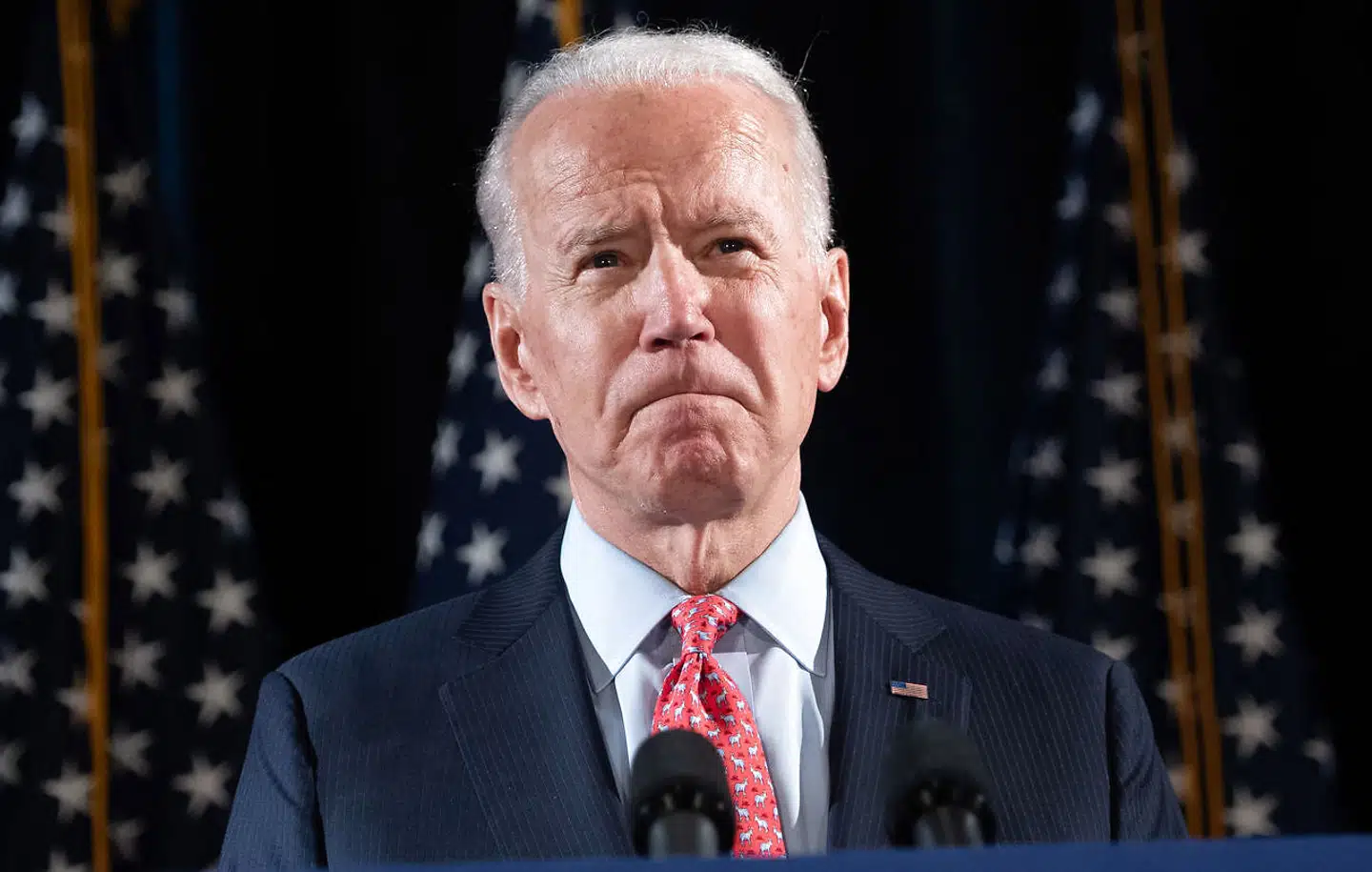 En af Joe Bidens tidligere medarbejdere, er stået frem med anklager om sexchikane.