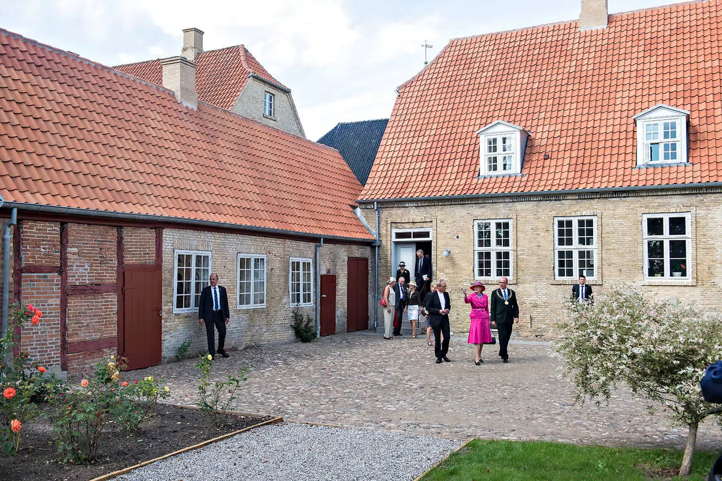 Dronningen deltog i den officielle fejring omkring Christiansfelds undnævnelse som verdensarv. Og der er ingen by i Danmark, der minder om den.