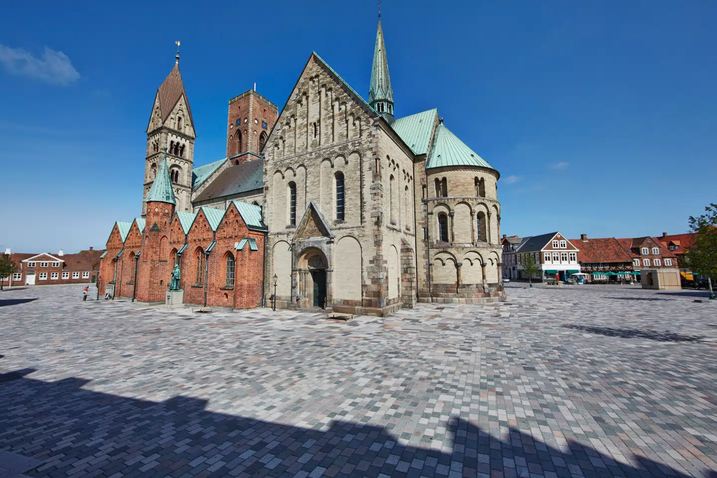 Schønherr har designet den meget vellykkede domkirkeplads i Ribe.
