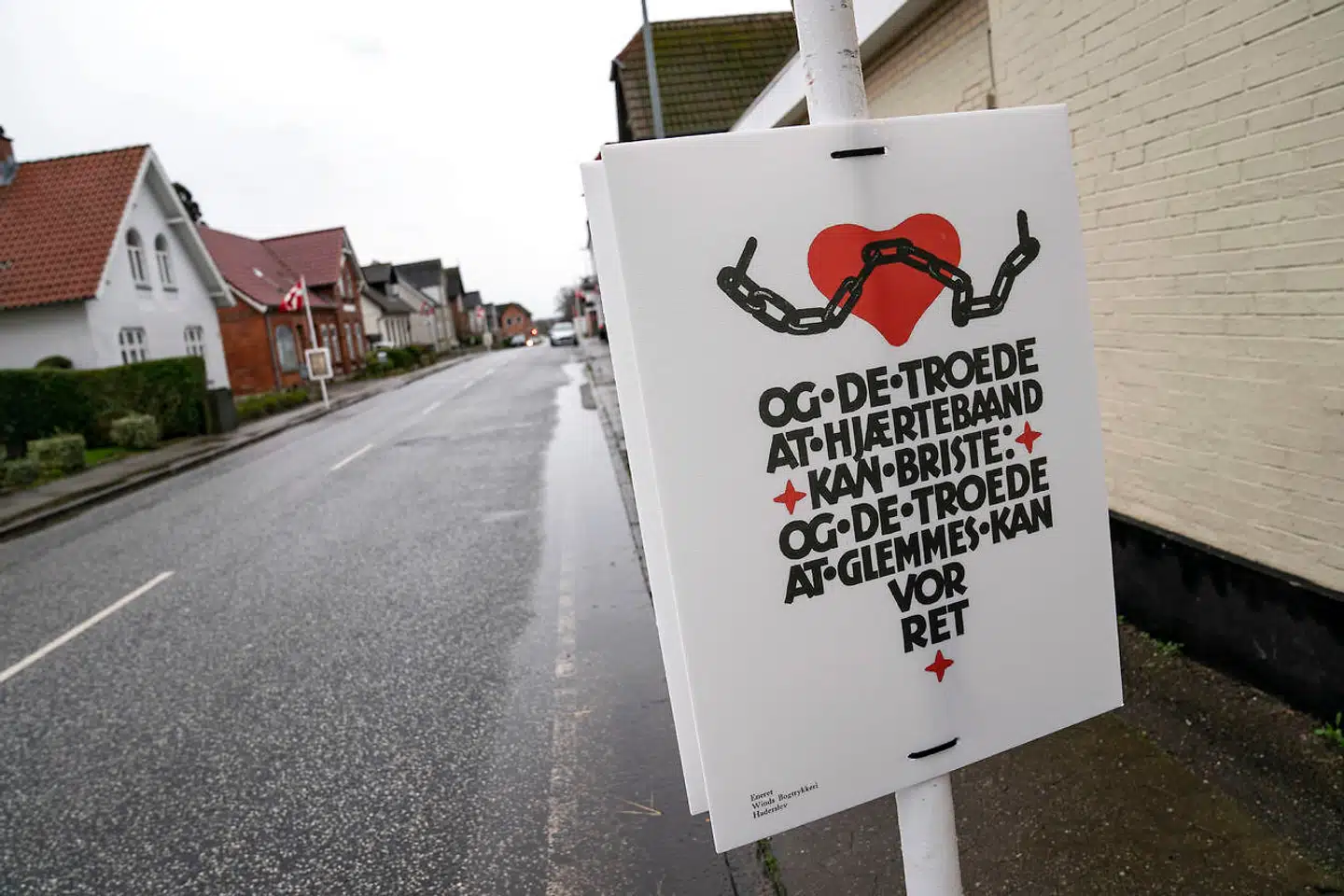 I Vester Sottrup ved Sønderborg var der afstemningsfest 9. februar 2020, hvor byen hængte plakater op fra dengang.