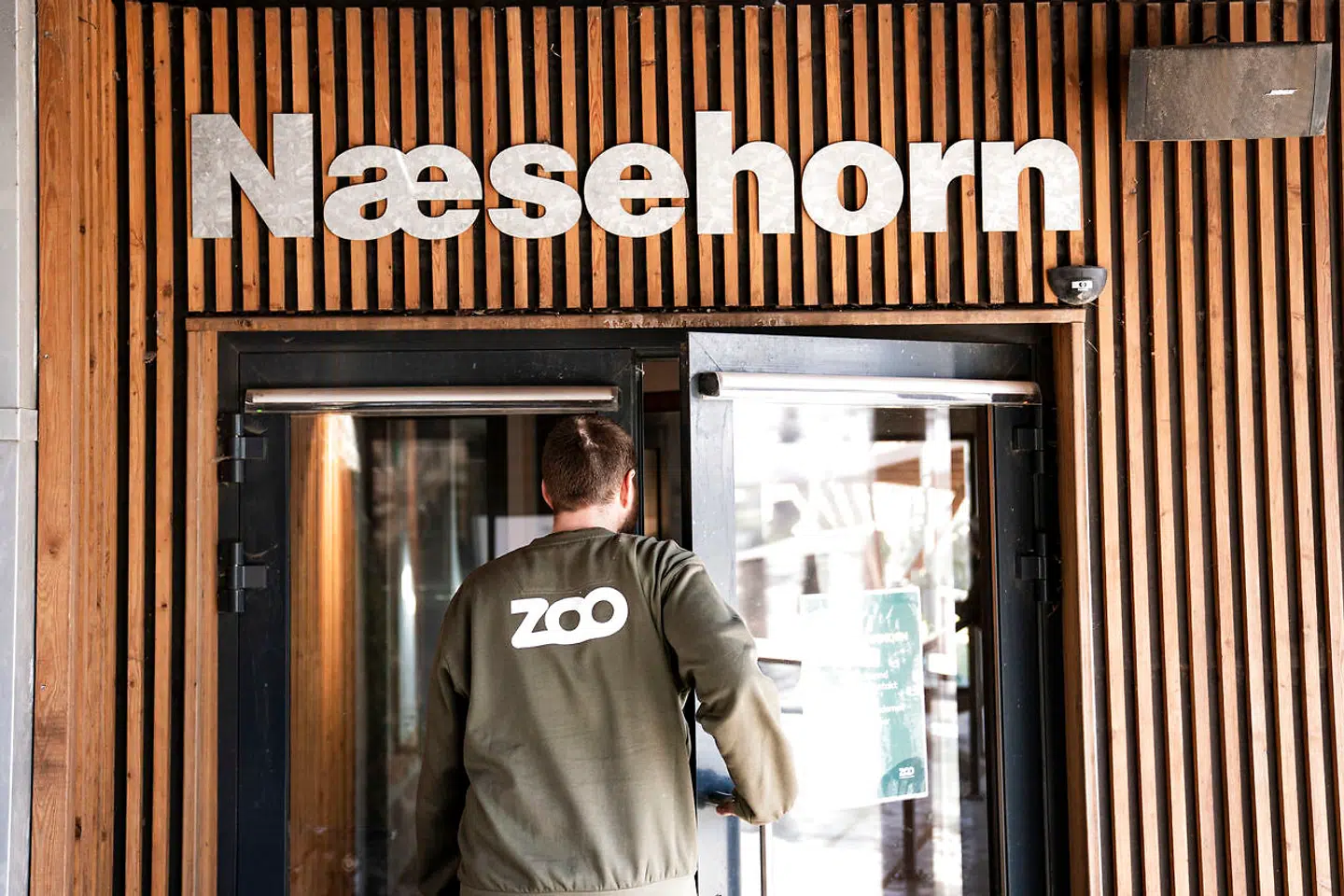 »Jeg kan hverken afvise det eller bekræfte, at vi åbner før,« siger administrerende direktør i København Zoo, Jørgen Nielsen, til TV 2.