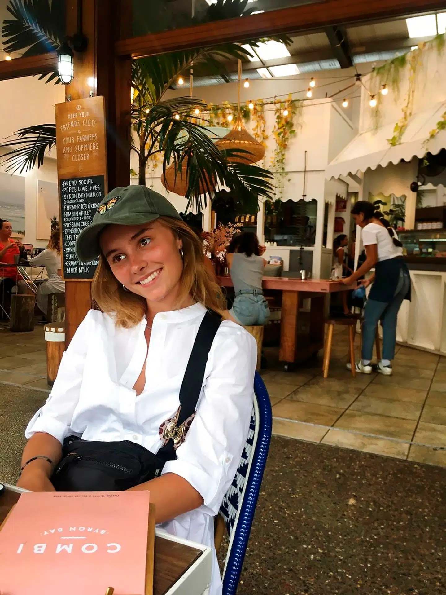 »Jeg tror, min far var lidt mere vild med ideen, end min mor var,« siger Ida Fink Gundtoft om dengang, da hun fortalte sine forældre, at hun ikke ville vende hjem, trods coronakrisens indtog i Danmark.