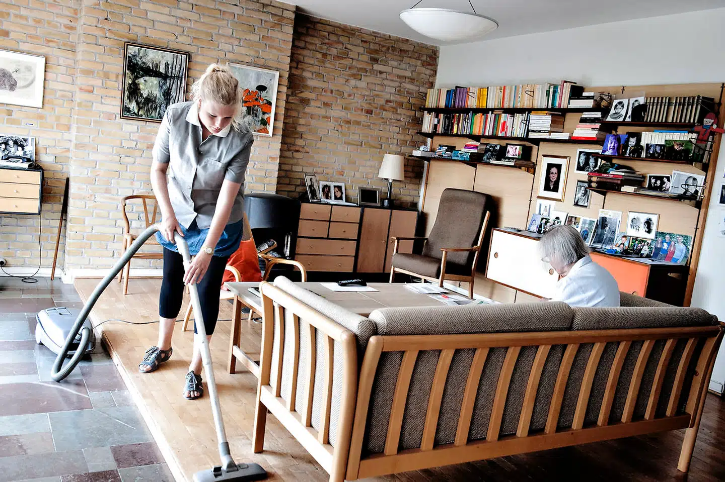 En ny KL-opgørelse sætter tal på, hvor mange kommunalt ansatte, der er hjemsendt uden arbejde. Blandt håndværkere og rengøringspersonale er cirka en femtedel hjemsendt.