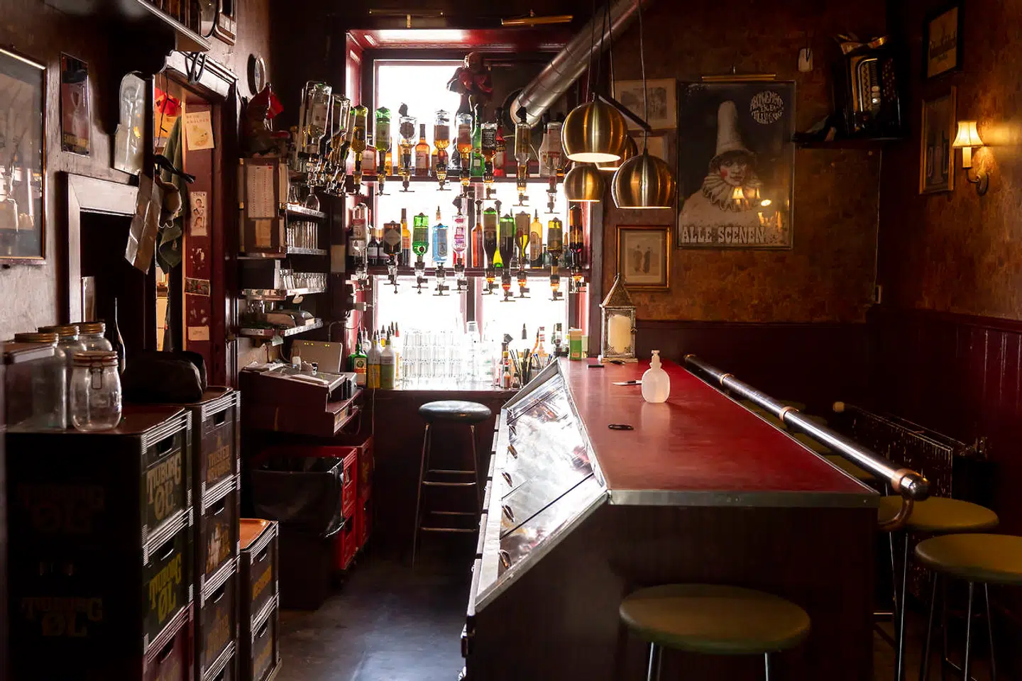 Håndspritten er rykket ind i baren, men gæsterne er stadig forment adgang til Alléenberg.