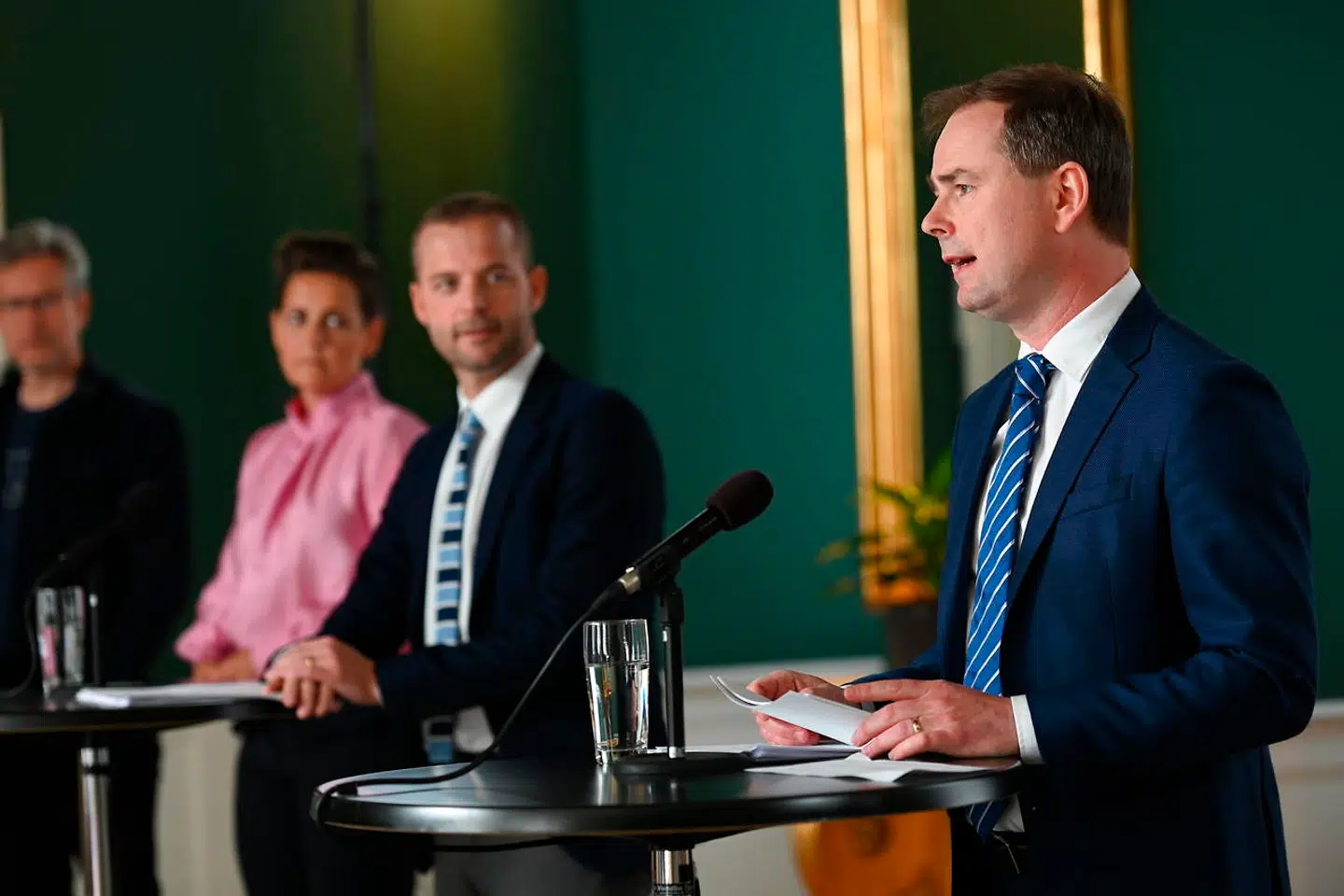 Finansminister Nicolai Wammen, De Radikales Morten Østergaard og Pia Olsen Dyhr fra SF. Pressemøde efter aftale om udligningsreform i Finansministeriet i København, tirsdag den 5. maj 2020. Regeringen har sammen med Venstre, Radikale Venstre, SF og Alternativet indgået aftale om en reform af udligningssystemet. (Foto: Philip Davali/Scanpix 2020)