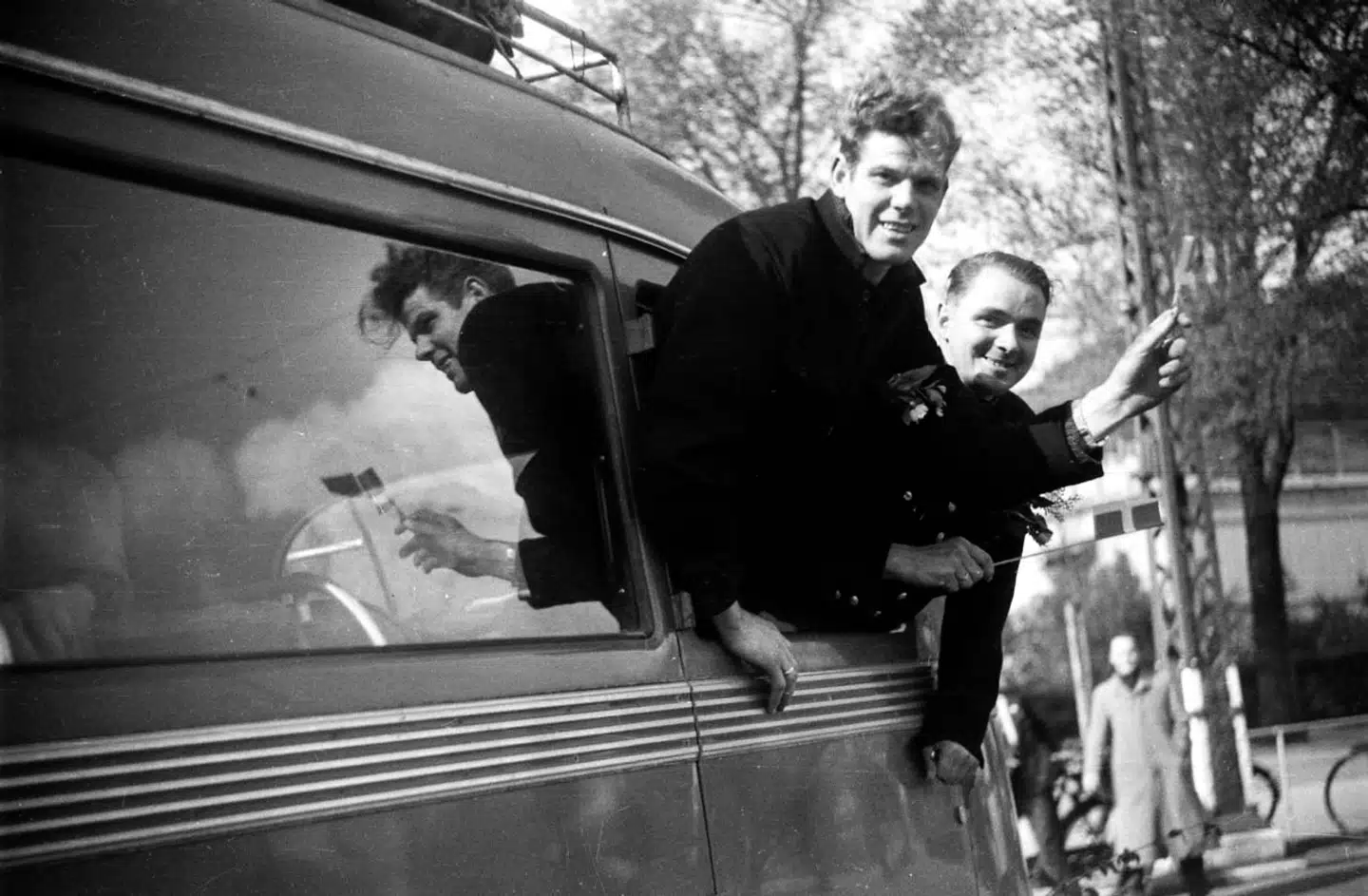 Svenske grev Bernadottes Hvide Busser ankommer til København.