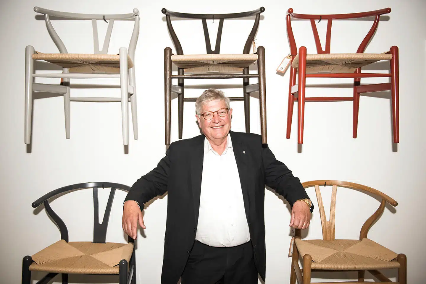 Knud Erik Hansen er tredje generation i spidsen for virksomheden Carl Hansen & Søn. Inden for en årrække håber han, at den fjerde generation i form af hans to sønner vil overtage familieforetagendet.