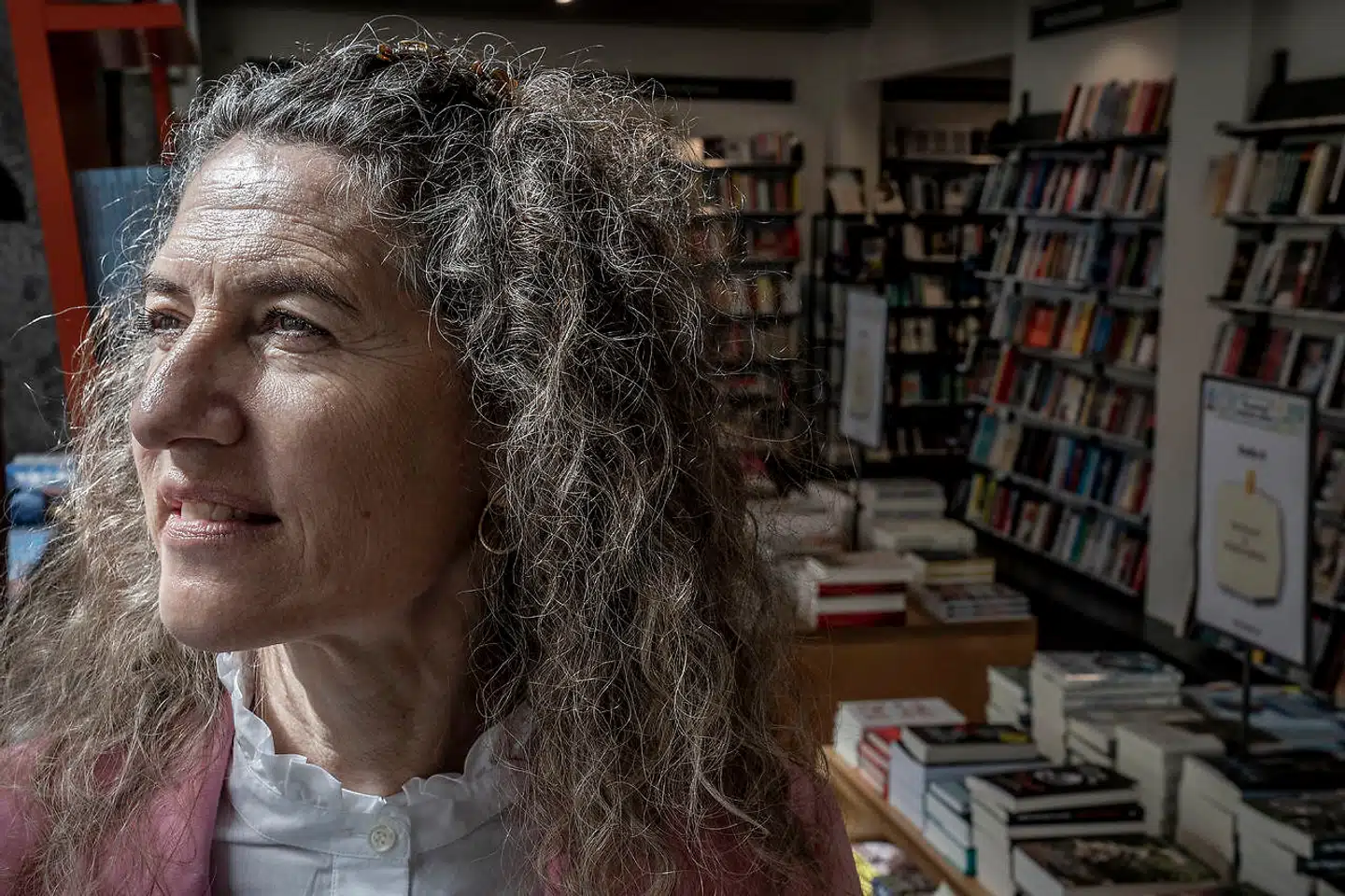 »Jeg har prøvet at råbe højt overalt om, at hjælpepakkerne ikke fungerer, og at det får store konsekvenser. Så synes jeg jo, det er lidt ærgerligt, at det først bliver taget alvorligt dagen efter, at man har indgivet sine nøgler,« siger Helle Busck Fensvig, direktør for den konkursramte boghandlerkæde Arnold Busck.