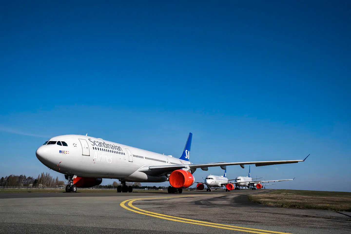 »Der er ingen fremtid for flytransport, hvis vi ikke formår at gøre den grøn, og omstillingen kræver investeringer, teknologisk udvikling og opgør med branchens problematiske strukturer. Derfor skal en hjælpepakke indeholde grønne betingelser,« skriver Helene Hagel.