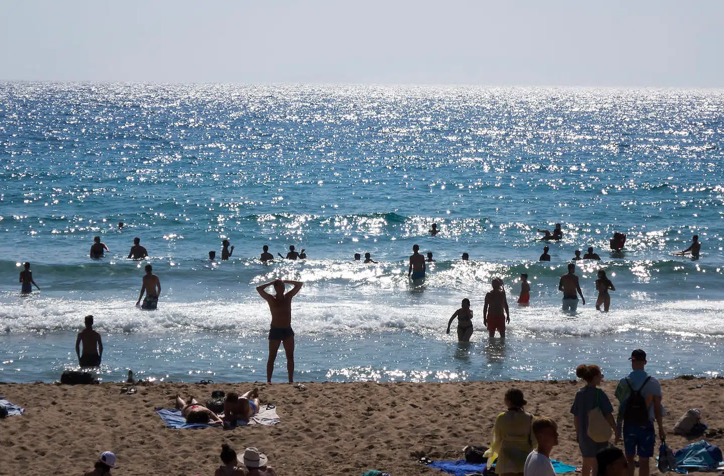Et par håndfulde af de store rejseselskaber truer med at forlade den fælles rejsegarantifond i protest over regeringens hjælpepakke.
