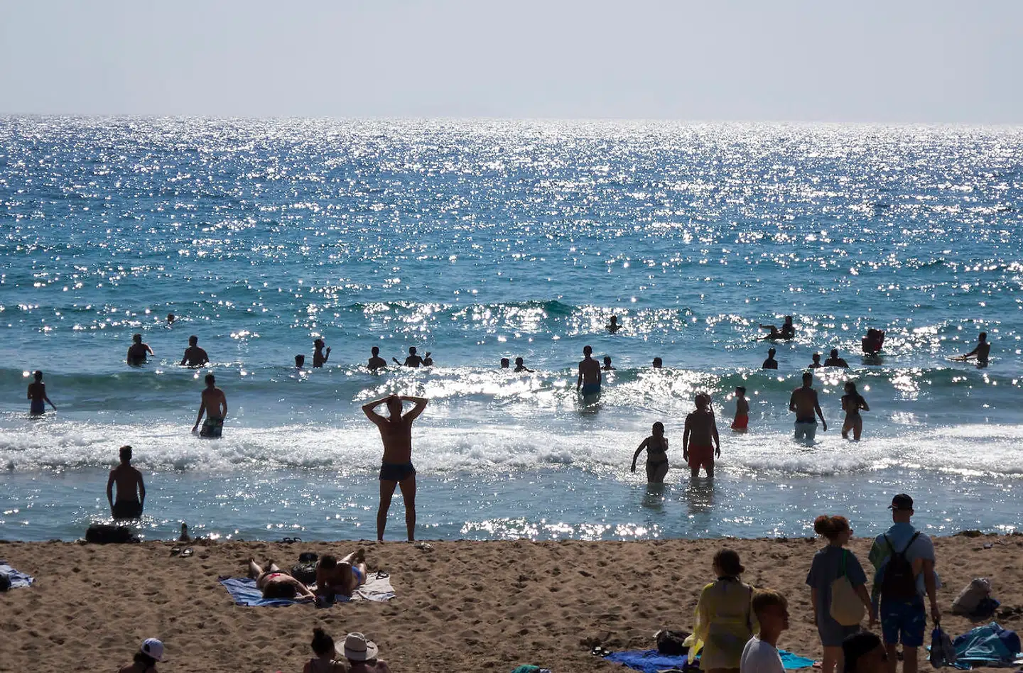 Et par håndfulde af de store rejseselskaber truer med at forlade den fælles rejsegarantifond i protest over regeringens hjælpepakke.