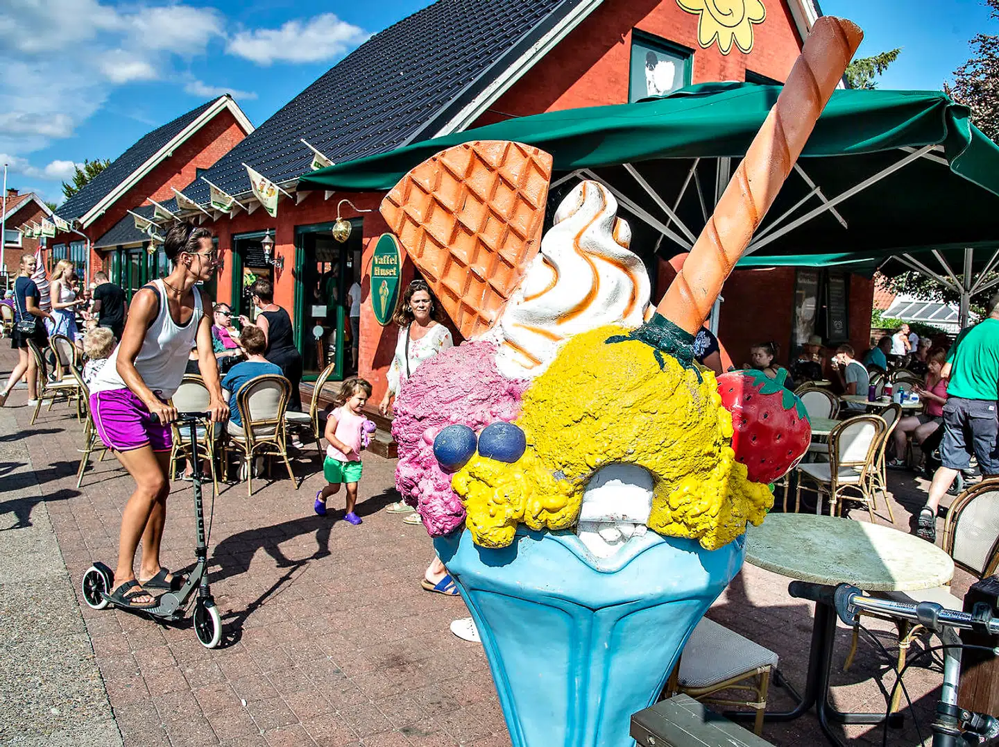 Det er ikke sikkert, at inuit-logoet fra den norske isproducent Diplom-Is fremover kan findes i isbutikker, da virksomheden overvejer at ændre logoet.