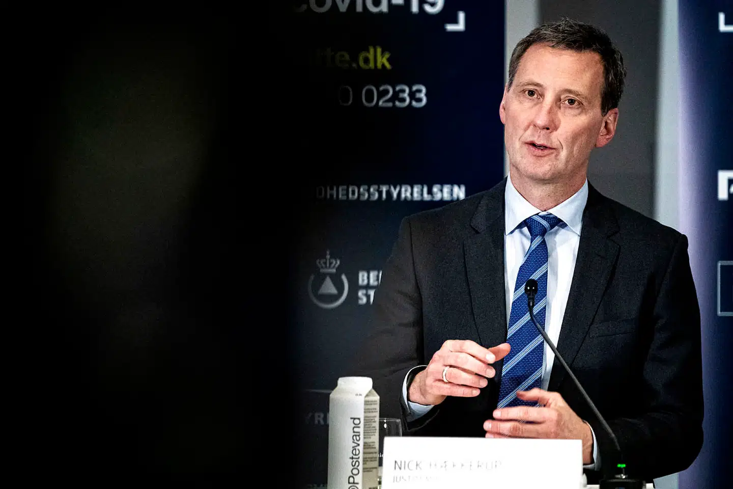 Justitsminister Nick Hækkerup burde tage advokaterne med i udvalget, mener Leif Donbæk