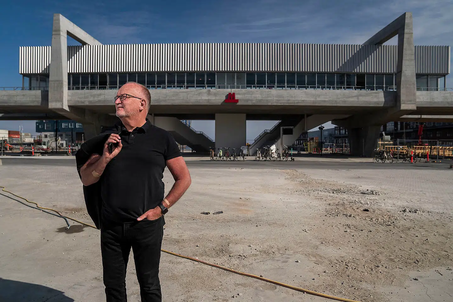 Jens Kramer Mikkelsen var med til at beslutte, at København skulle have en metro. Her er han ved den nye station i Nordhavn, som for nylig åbnede i stilhed.