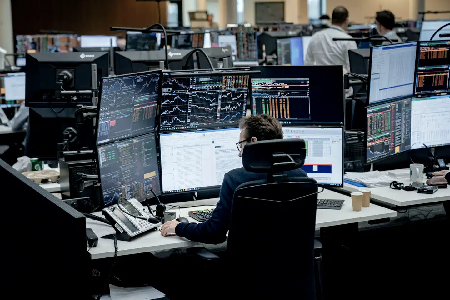 Det danske biotekselskab Bavarian Nordic må droppe udviklingen af en vaccine mod luftvejssygdommen rsv efter et fejlslagent forsøg. Det vil udløse store kursdyk i mandagens handel, siger investeringsanalytikere.