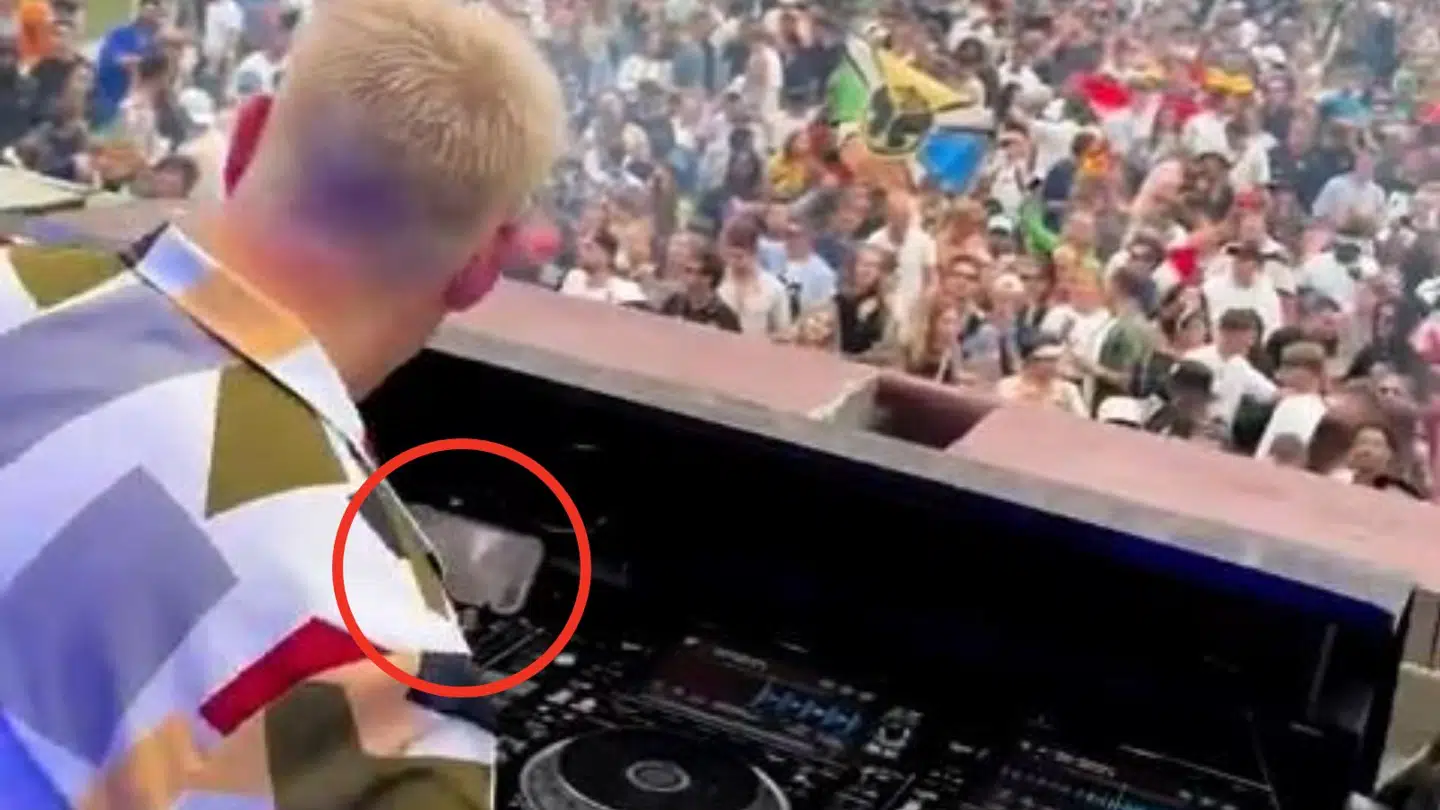 Martin Jensen sneg sig til at se Tour de France-afslutningen under sit dj-set. Foto: Martin Jensen.