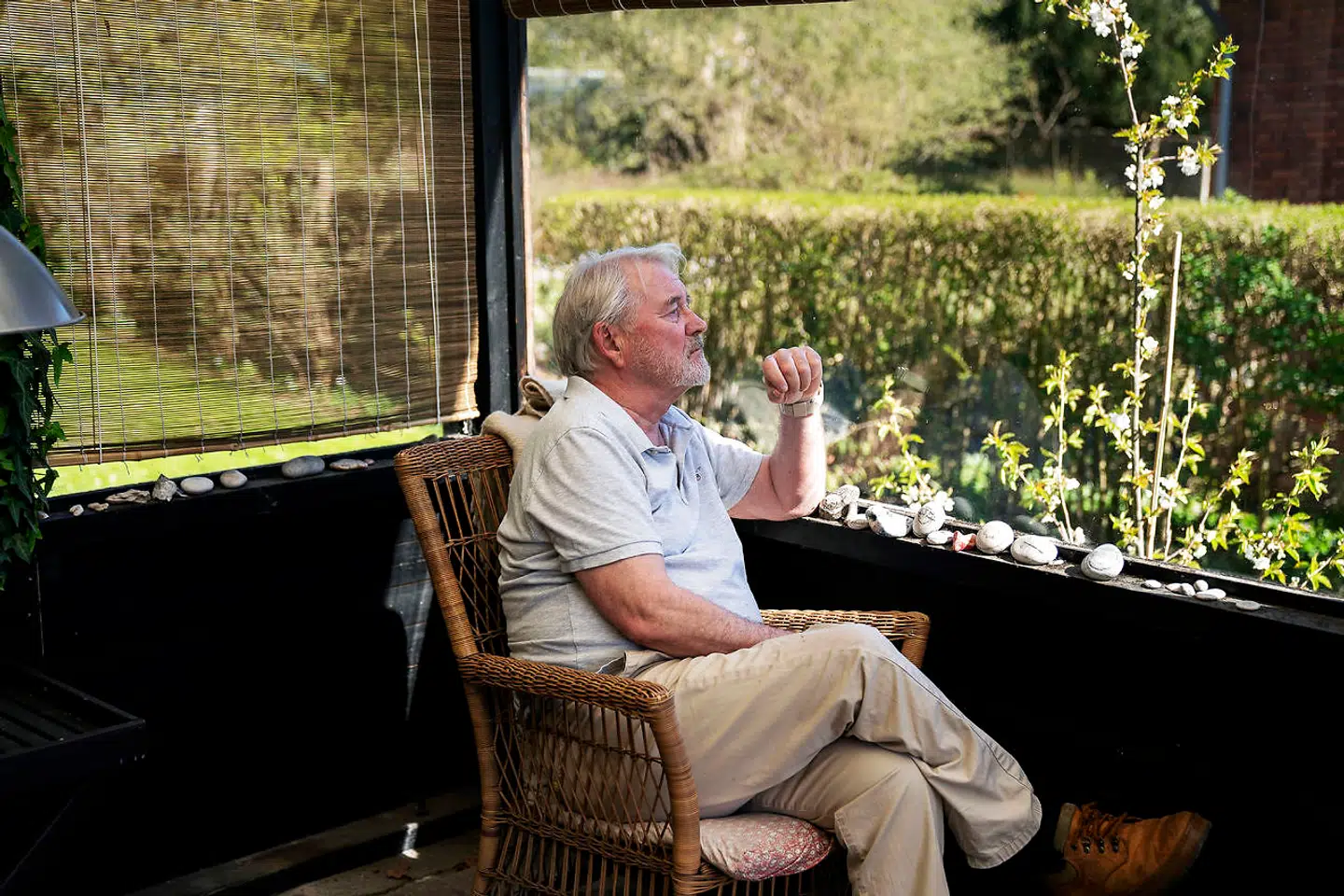 »Jeg kan ikke erindre, at jeg nogensinde har rørt ved ham. Det kan være svært at forstå i dag, hvor man krammer sine børn og derigennem også viser dem sin kærlighed.«