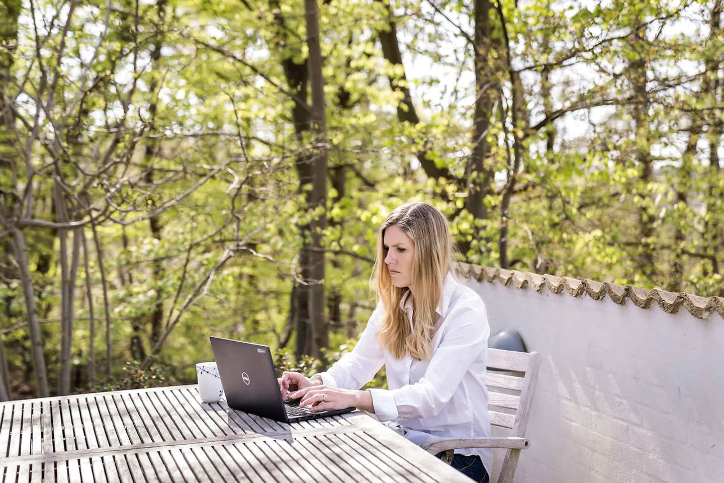 Noget af Pernille Wraae Valsteds arbejde i USA kan heldigvis ordnes over nettet fra Danmark.