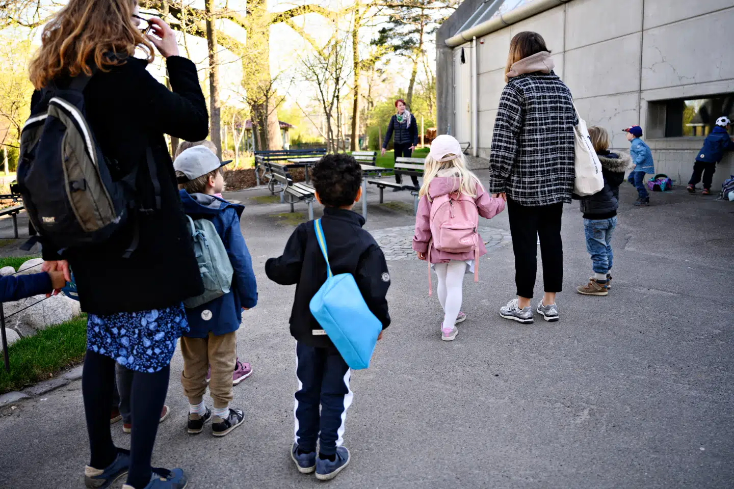 Der er risiko for, at der kommer pladsmangel i dagtilbuddene på Frederiksberg, og derfor fritager kommunen nu forældre, der passer deres børn hjemme, for at betale for institutionerne, lyder det i et brev udsendt til forældrene.
