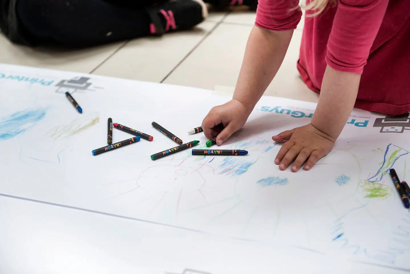 Coronakrisen har givet rigtigt mange danskere mulighed for at tilbringe mere tid med børnene. For nogle er det lykken, men der lurer en risiko for kvinden.