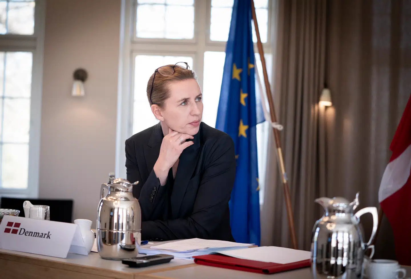 En større EU-hjælpepakke er torsdag blevet godkendt af unionens stats- og regeringschefer på et digitalt topmøde.