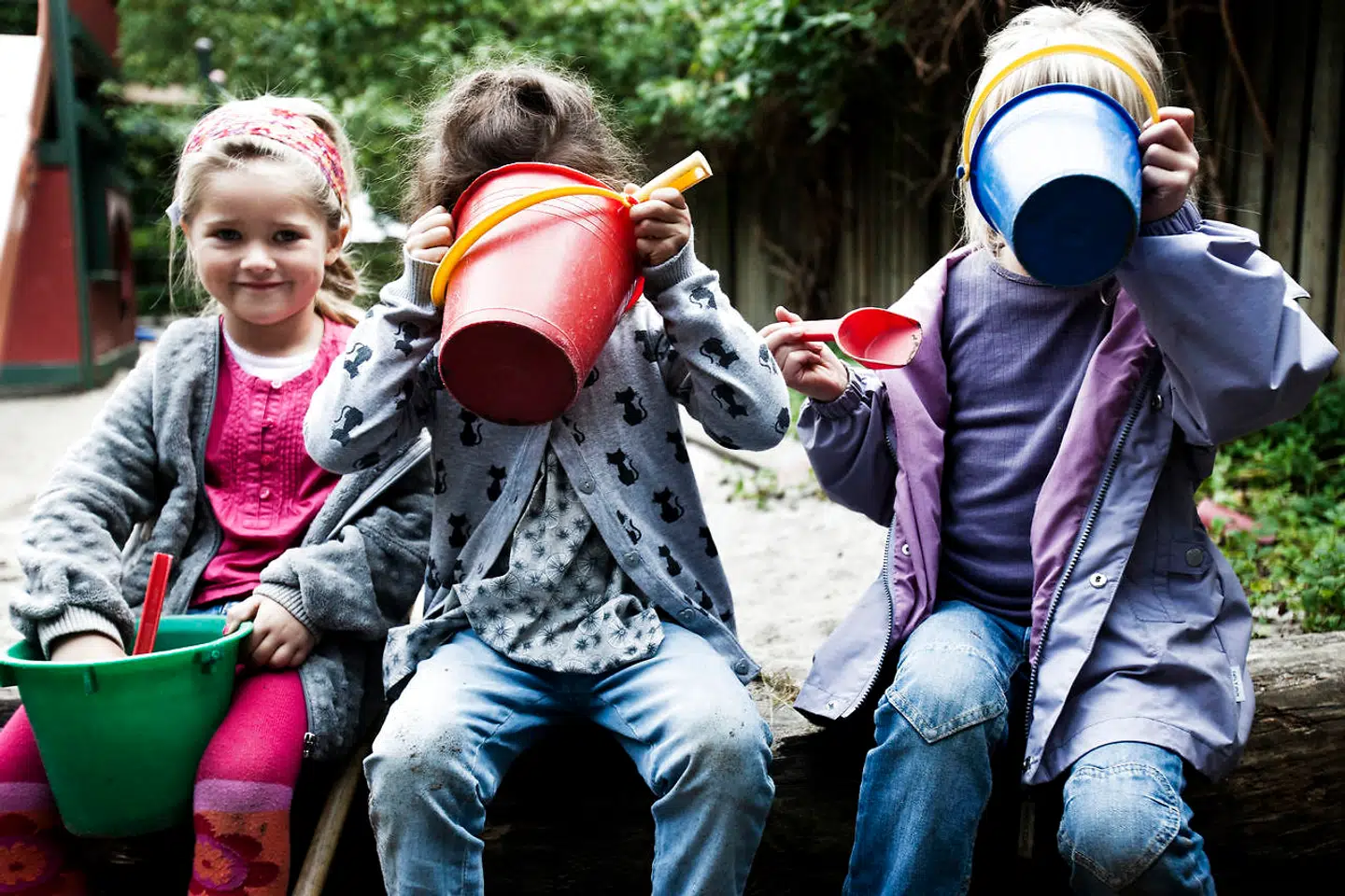 I Københavns Kommune er der plads til under halvdelen af de børn, der normalt bliver passet i daginstitutioner, fordi der ikke er kvadratmeter nok til børnene med de nye retningslinjer. Men retningslinjerne skal ikke tages så bogstaveligt, lyder det fra sundhedseksperter.