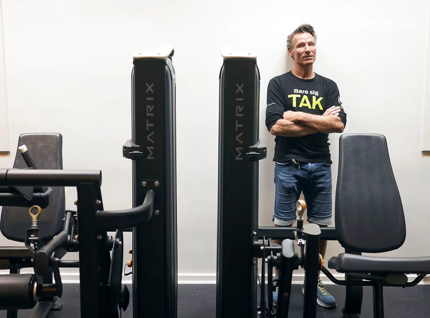 Tom Hoel er en af mange virksomhedsejere, der endnu ikke har fået udbetalt kompensationen fra hjælpepakkerne.