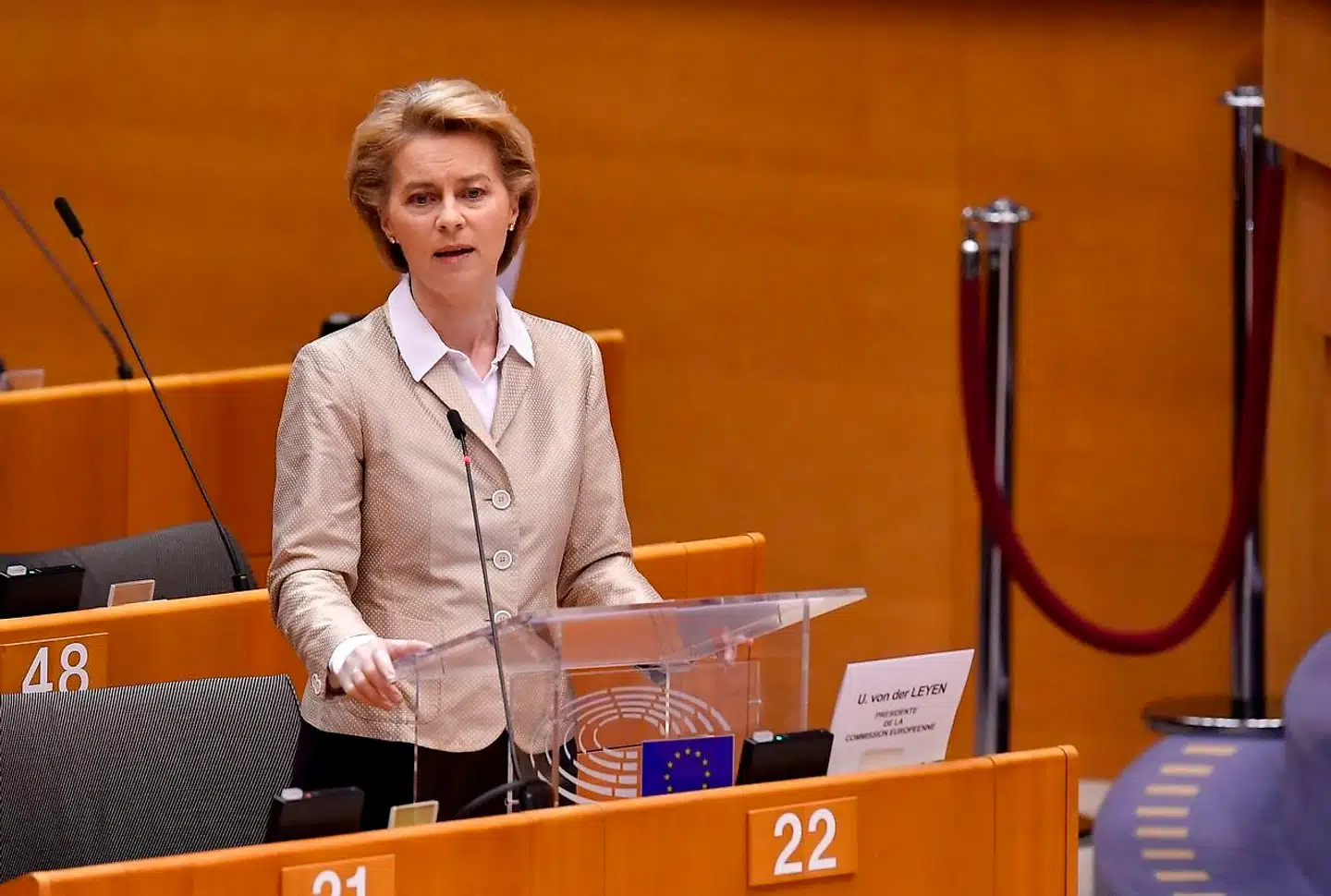 Ursula von der Leyen, formand for Europa-Kommissionen, har for kun en uge siden advaret europæere mod at booke udlandsrejser hen over sommeren. Nu mener hun, at der måske kan være »smarte løsninger«, som kan gøre dem mulige alligevel.