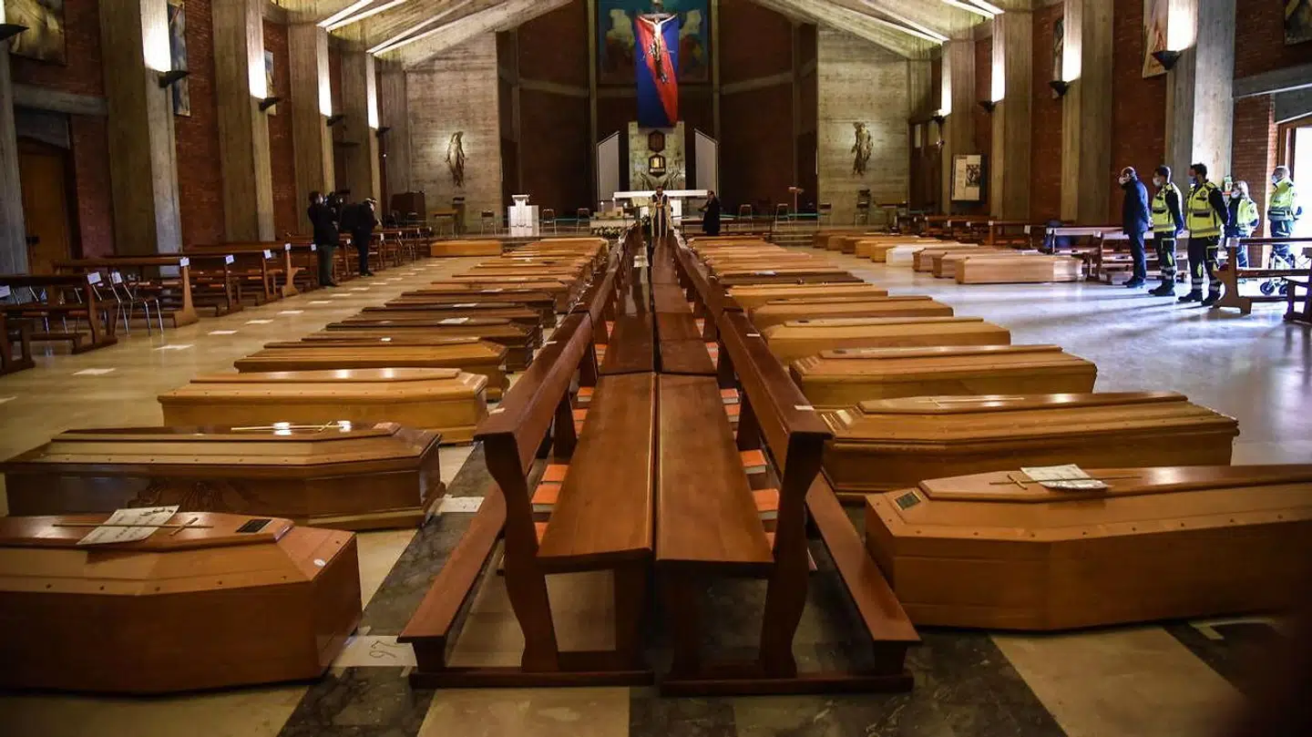 Kister i Bergamo-provinsen i Italien, hvor antallet af dødsannoncer i en lokalavis forrige måned gik viralt på sociale medier. Nu skriver det svenske medie Dagens Nyheter, at de også oplever en stigning i dødsannoncer på grund af coronaepidemien.