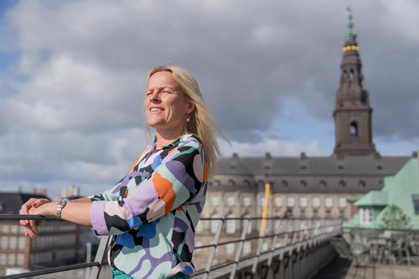 Mette Kierkgaard advarer mod den tillidskrise, som ældreplejen står overfor. Ifølge hende har mange danskere nemlig ikke længere tiltro til, at samfundet kan levere en værdig ældrepleje.