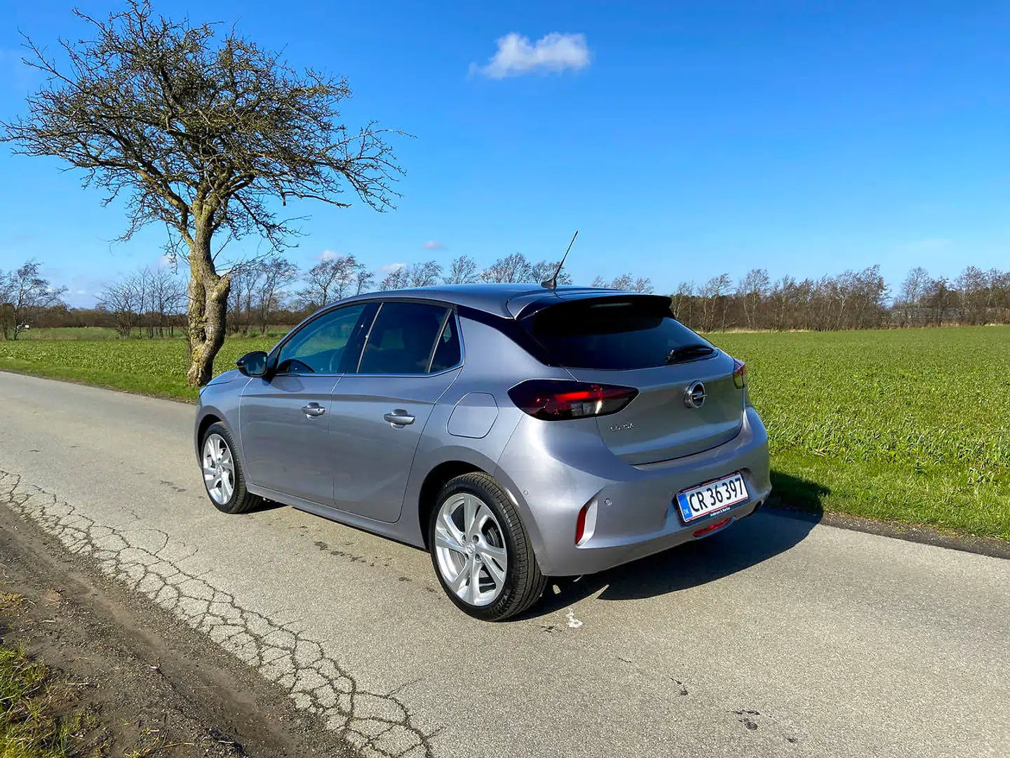 Opel Corsa er på samme tid konservativ og elegant designet. Den er lidt som en minibilsinkarnation af tyske CDUs partiprogram – konservativ og uden store armbevægelser.