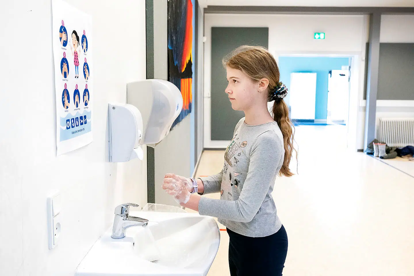 Det vigtigste våben mod coronavirussen er stadig at vaske hænder grundigt.