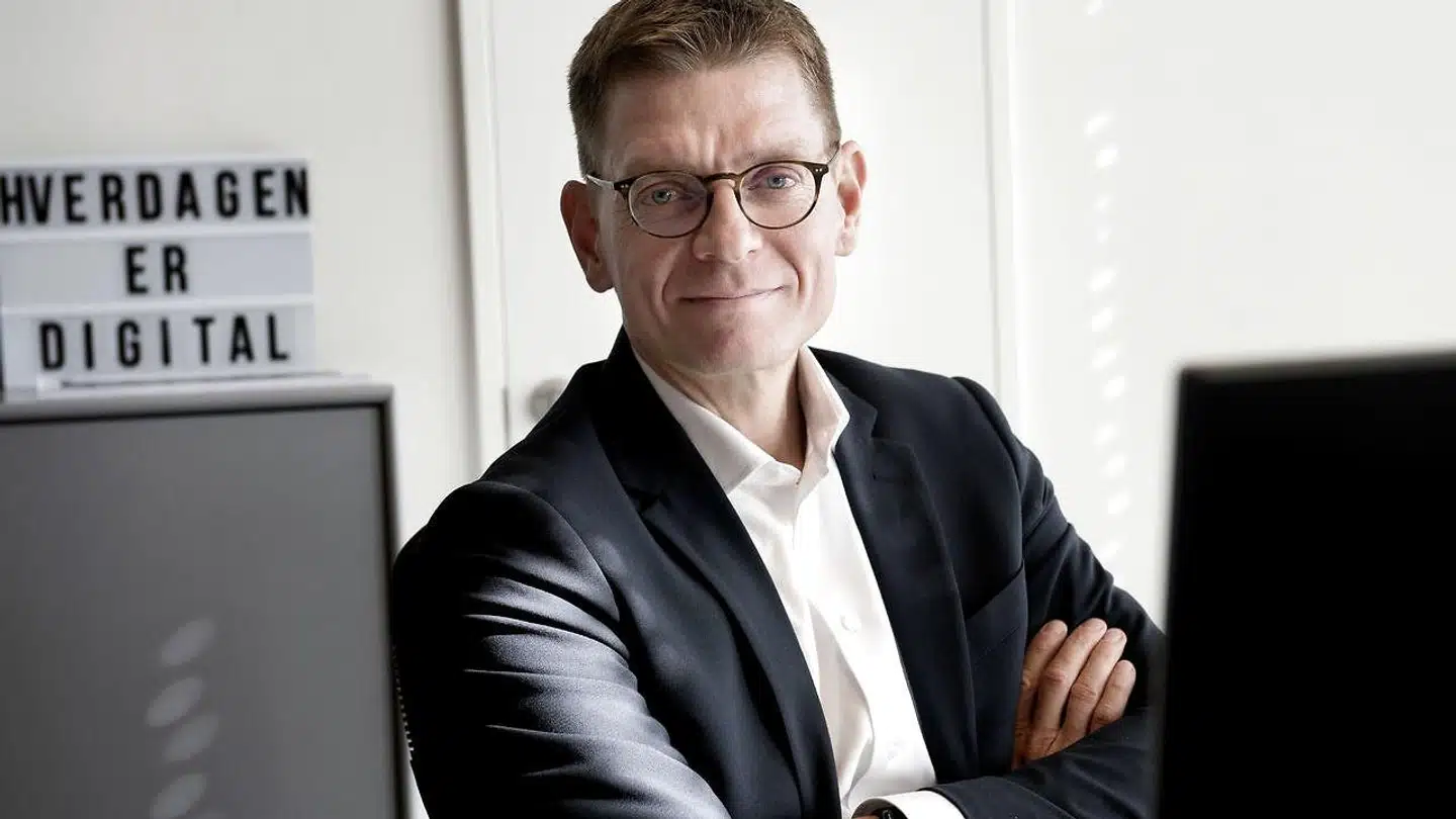 Lars Frelle-Petersen, digital direktør i Dansk Industri (DI), opfordrer Christiansborg til at handle på vurderingen fra Seruminstituttet og tillade genåbning af de liberale erhverv.