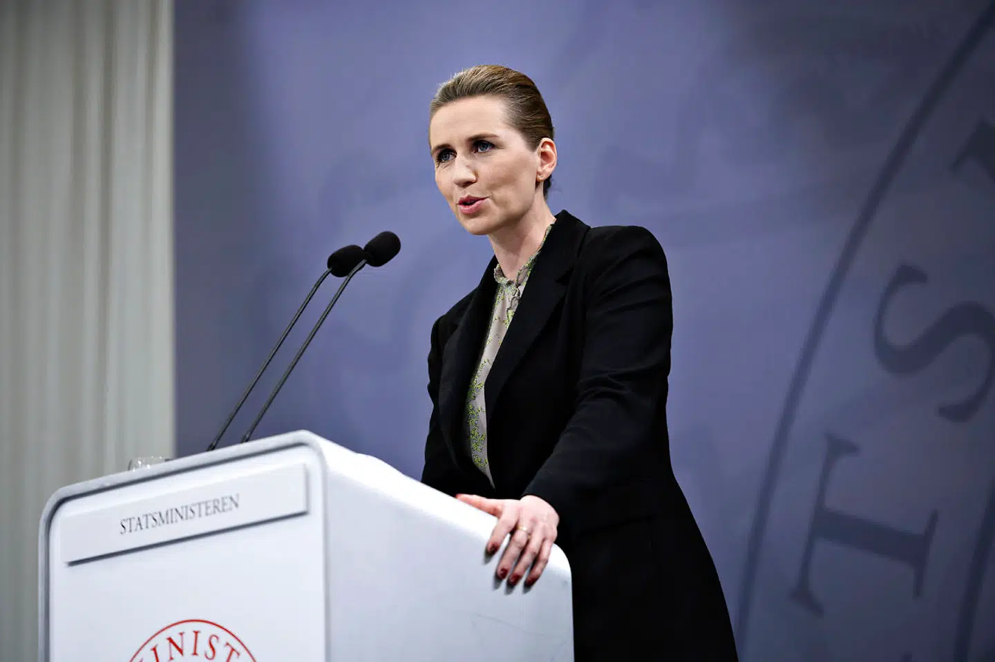 Der er fri bane til at socialdemokratisere Danmark i ly af coronakrisen. Og regeringen synes ikke at være håndsky i forhold til at gøre netop dette, skriver Tom Jensen.