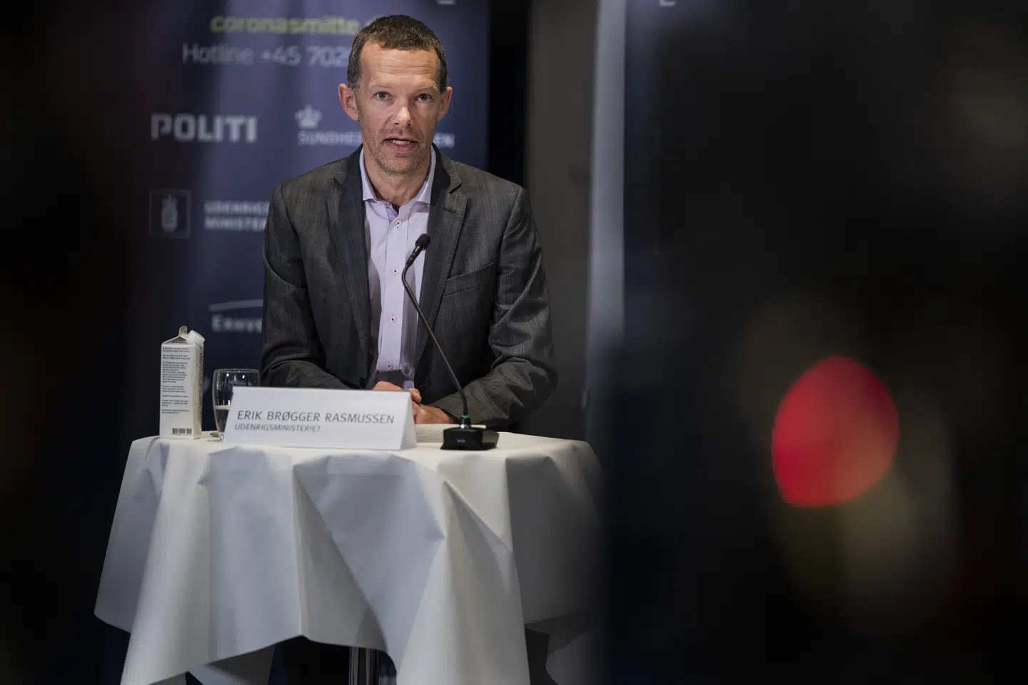 Omkring 800 borgere er stadig strandet i udlandet, oplyser Erik Brøgger Rasmussen, direktør i Udenrigsministeriets Borgerservice, tirsdag efter påske. Martin Sylvest/Ritzau Scanpix