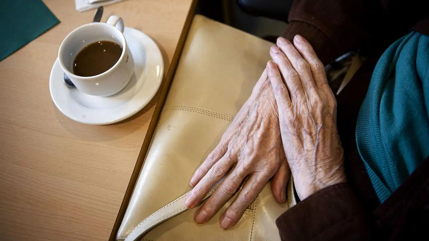 Isolationen har både hårde mentale og fysiske konsekvenser for de ældre på plejehjemmene.