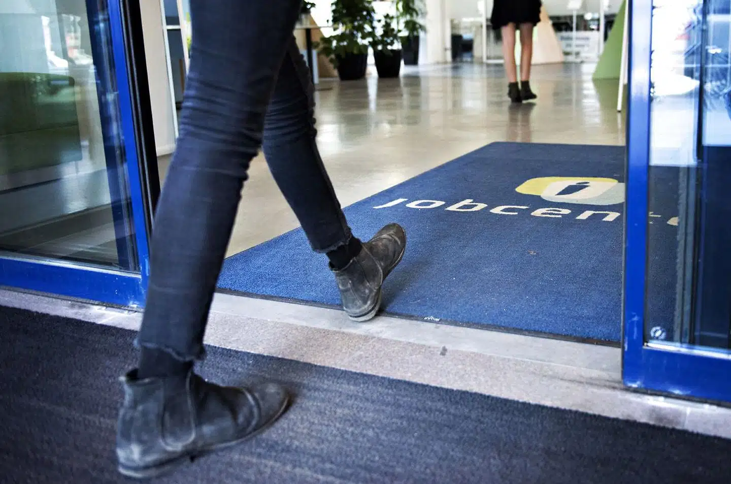 Hver tredje selvstændig lever for mindre end kontanthjælp. Men de udgør en værdi i samfundet, og det er ikke værdigt, at utak er deres løn, skriver Esther Dora Rado.