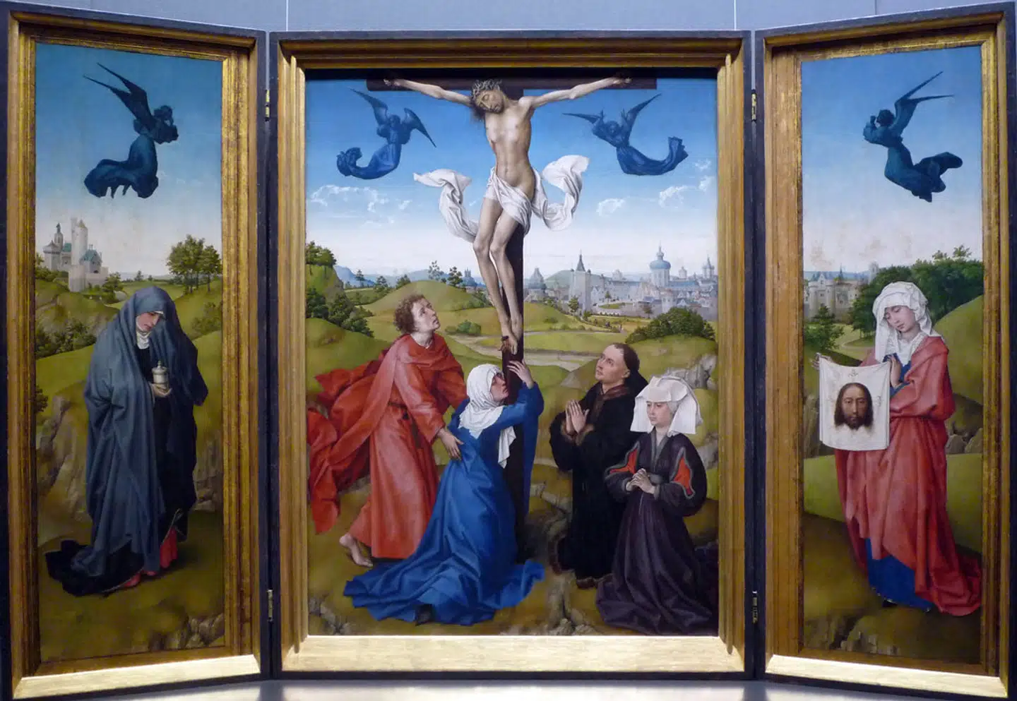 Korsfæstelsen er et gennemgående motiv i mange altertavler som denne fra 1440erne af den nederlandske maler Rogier van der Weyden. I midten ses Jesus på korset samt hans mor, Jomfru Maria, der bliver trøstet af Johannes Døberen. Ved siden af dem er afbilledet de glade givere af altertavlen, som i dag befinder sig på Kunsthistorisches Museum i Wien. Hovedbilledet er flankeret af gengivelser af Maria Magdalene og den Veronika, der under vandringen til Golgata gav Jesus et klæde, han kunne tørre sig i, hvorved hans portræt blev fastholdt for eftertiden.