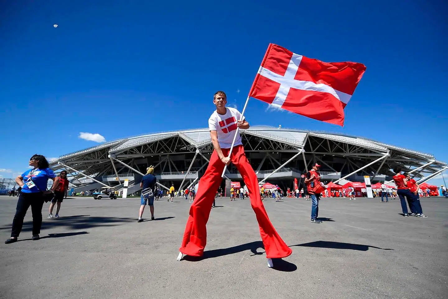 Der er grund til at kippe med flaget, for danske aktier har klaret sig bedst blandt verdens største indeks i 2020. Kombinationen af kvalitetsaktier og en overvægt af farma har hjulpet C25 til at outperforme.