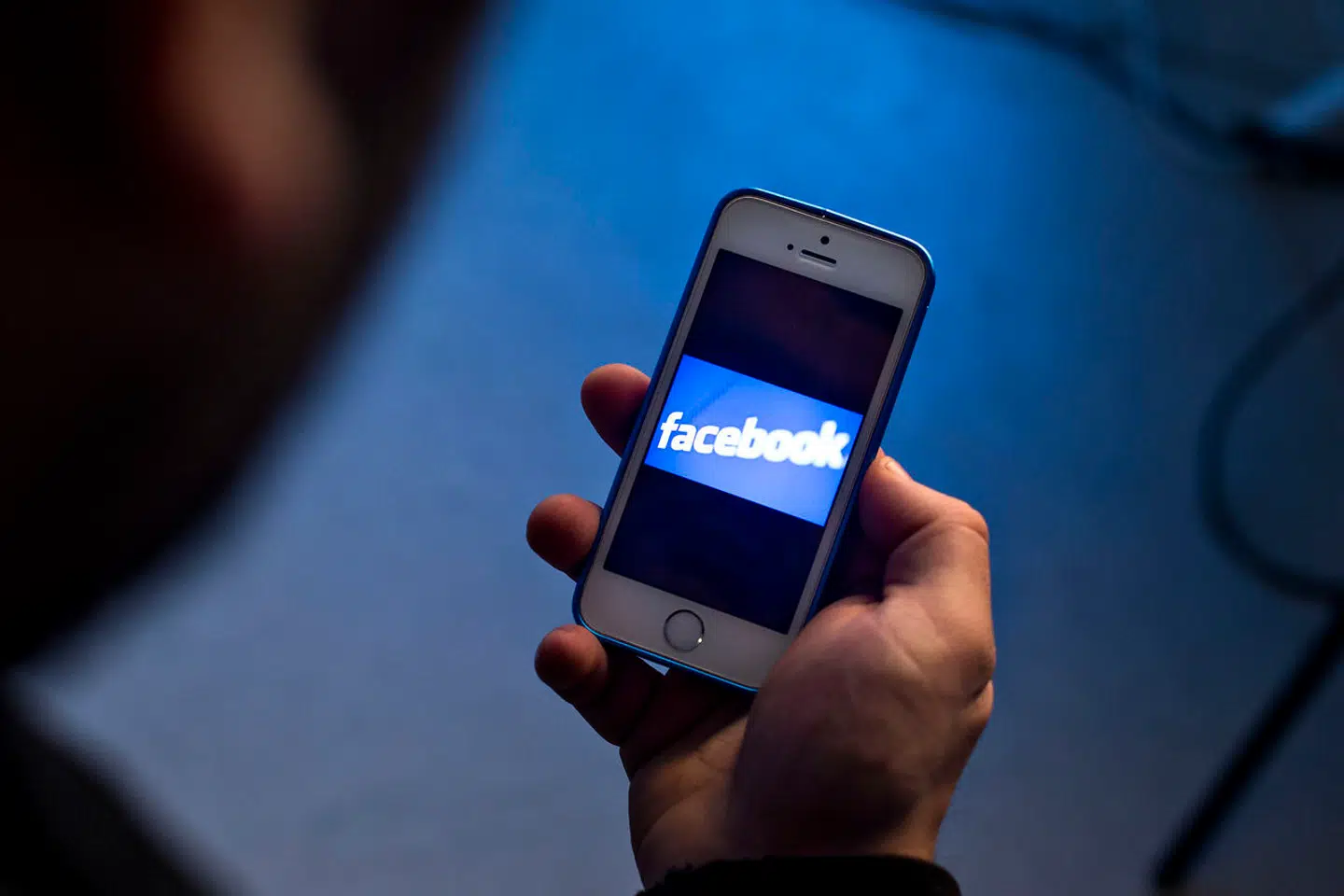 »Årevis med konstant stimulering fra diverse digitale platforme havde fået min koncentrationsevne til at sygne hen, og det virkede næsten som om min krop var blevet bange for at sidde stille,« skriver Marcus Agerschou-Jensen.