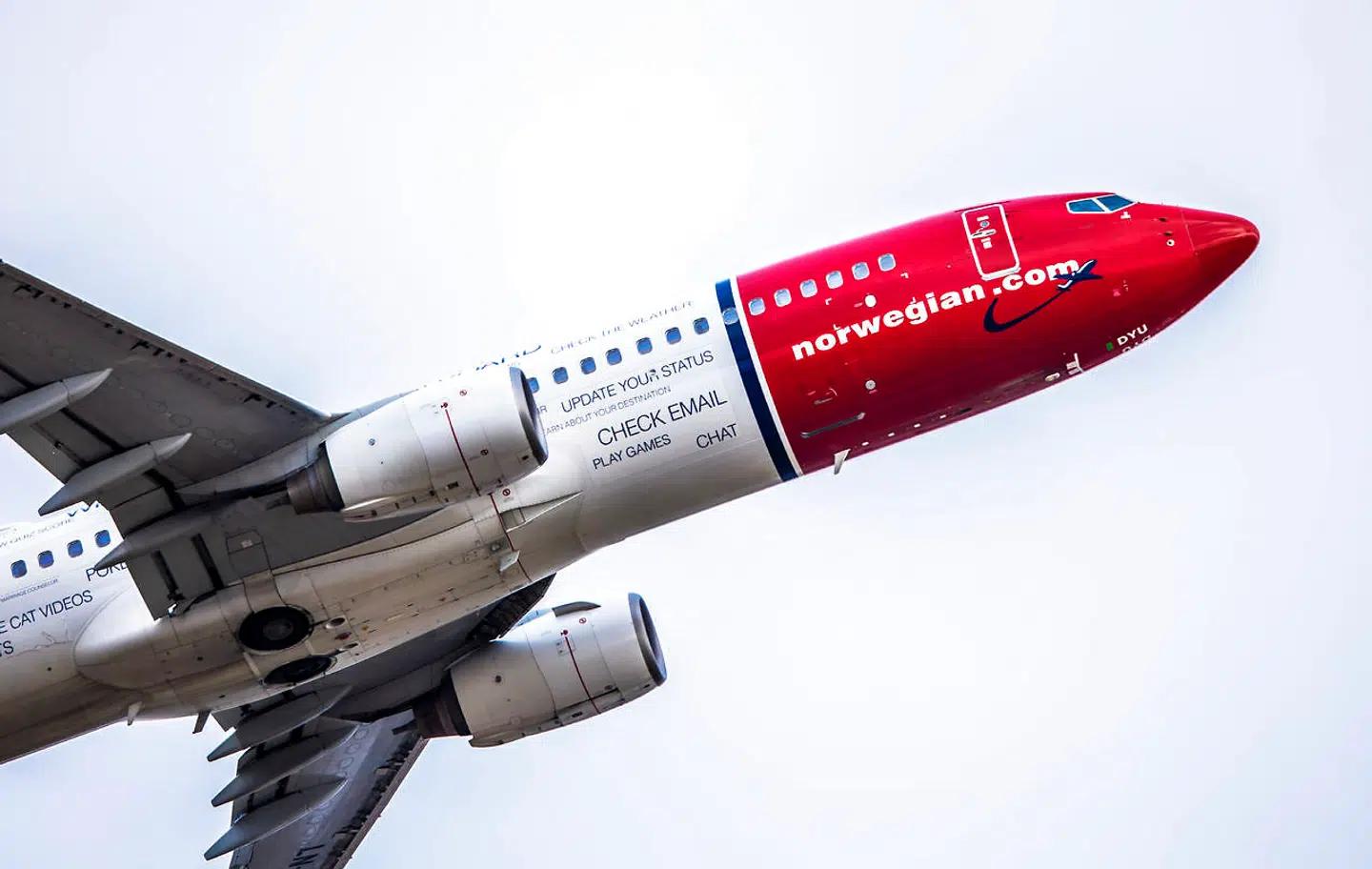 Lavprisselskabet Norwegian har som følge af coronakrisen opsagt hundredvis af medarbejdere i Sverige.