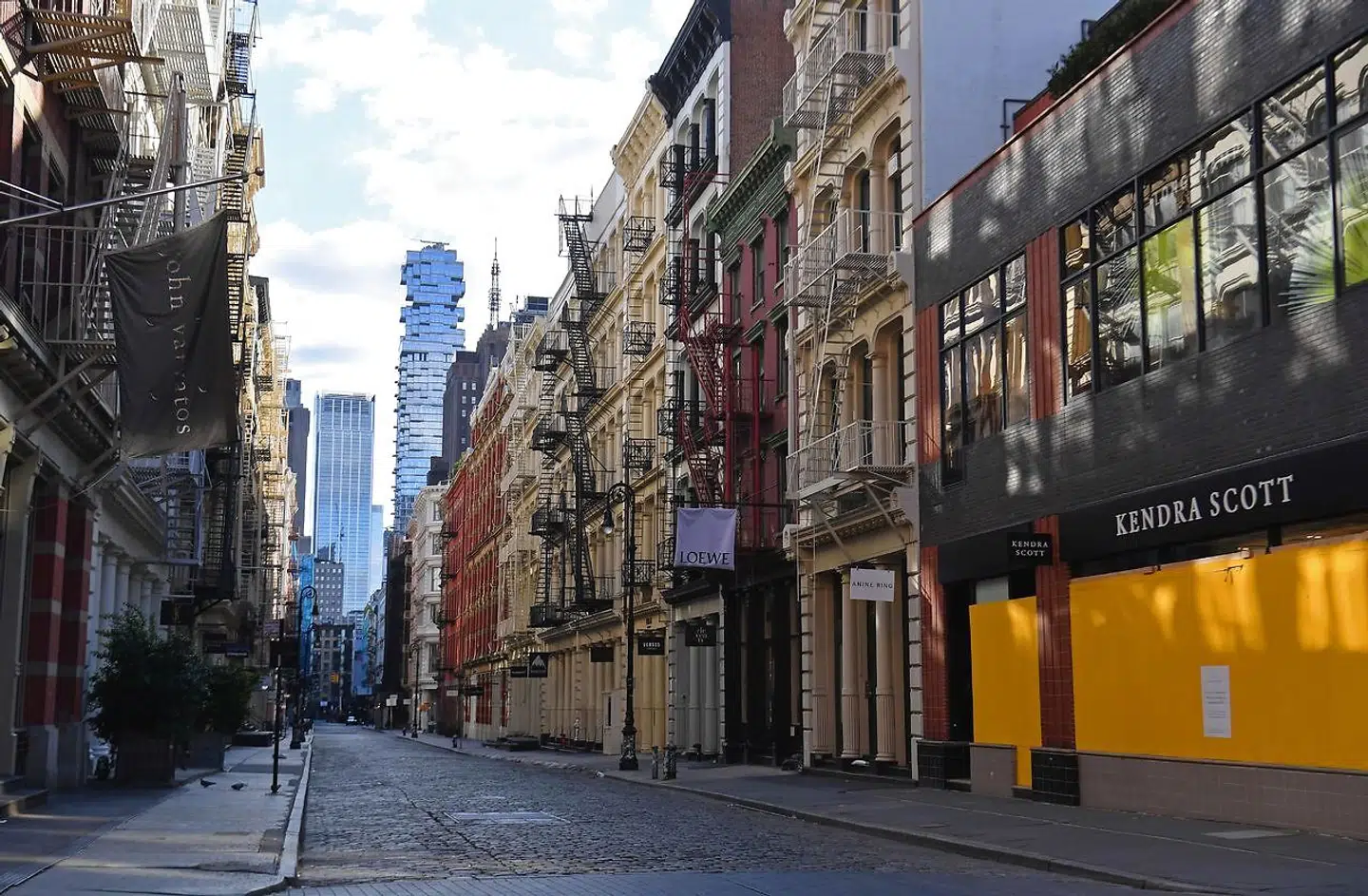 SoHo i New York emmer af alt andet end liv. Der vil nok gå nogen tid, før turisterne vender tilbage – men tilbage skal de nok komme, mener eksperter.
