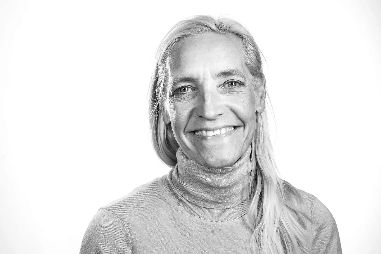 »Hvordan er det dog kommet dertil, at vi som befolkning helt ukritisk er begyndt at efterspørge sydkoreanske og kinesiske tilstande og betragte svenskerne som et folk, vi aldrig har delt værdifællesskab med?« skriver Jill Byrnit.