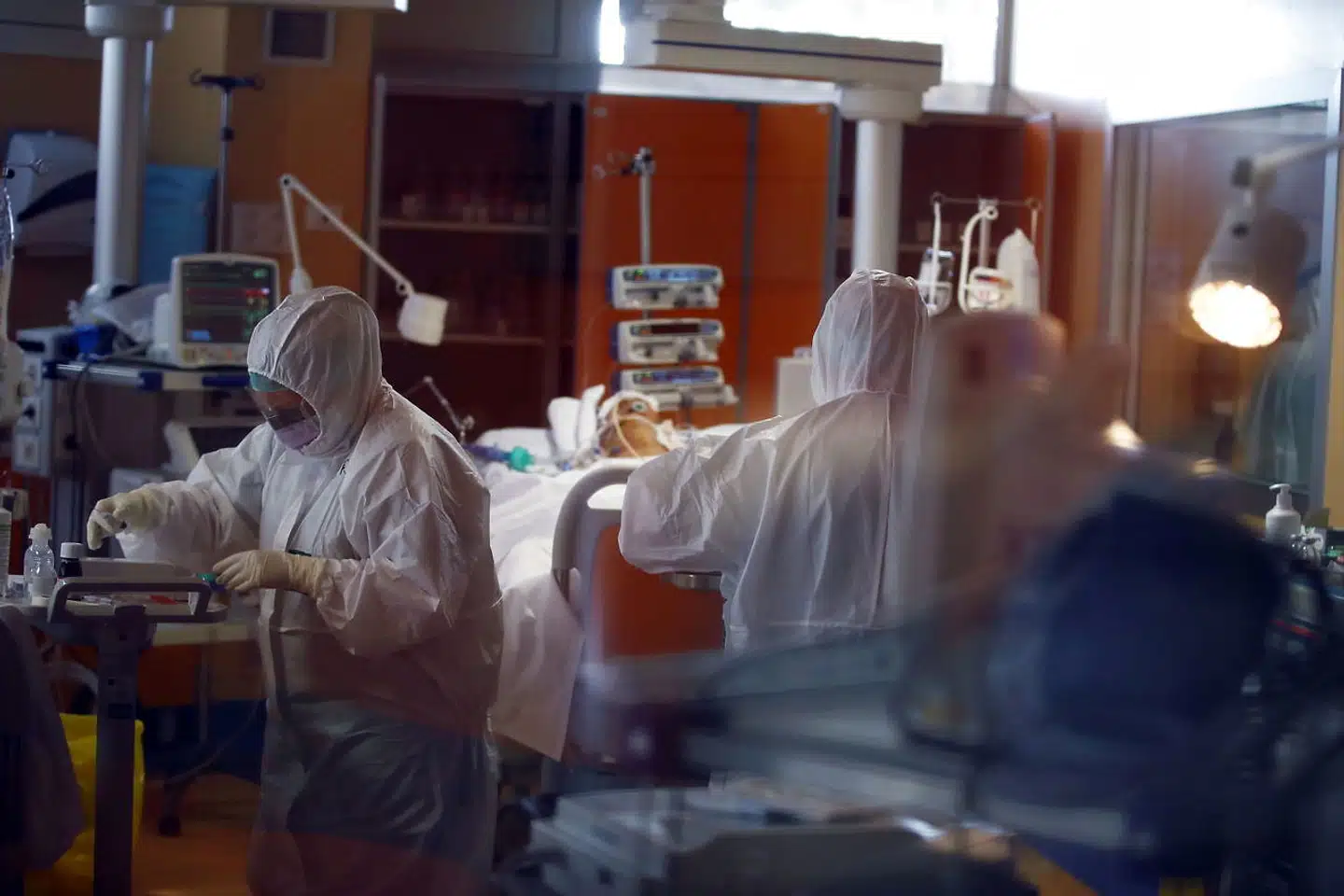 »På den måde har det autokratiske Kina tilsyneladende formået at håndtere krisen mere effektivt end flere vestlige demokratier såsom Italien og Spanien, hvor der i dag hersker kaotiske tilstande,« skriver Svend-Erik Skaaning og Suthan Krishnarajan.