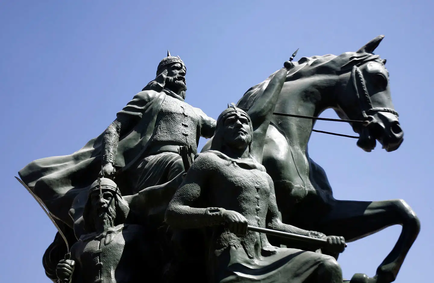 Statue af Saladin i Damaskus. Saladin er den store helt i den arabiske verden og bruges stadig som symbol for panarabismen.