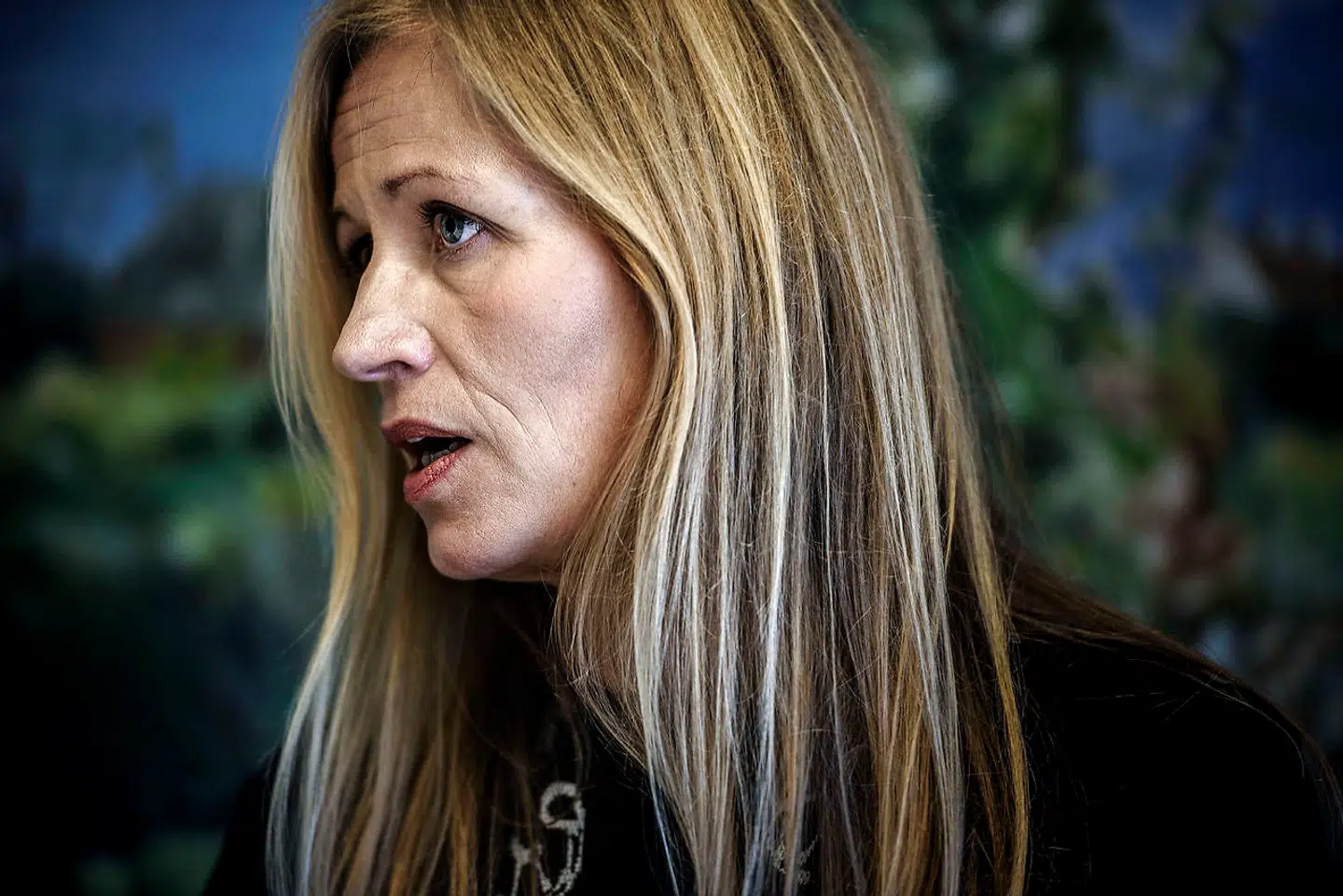 »Kommer du i kirken? Det gør journalister jo næsten aldrig. Og så tror man jo på historien om, at det kun er folk på gravens rand, der kommer i kirkerne. Sådan er det ikke,« fastslår Marie Krarup, der er kirkeordfører for Dansk Folkeparti.