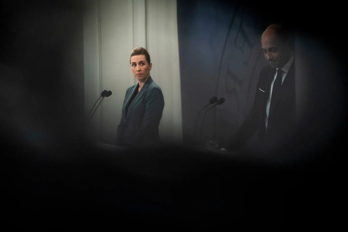 Statsminister Mette Frederiksen (S) er blevet rost for sin håndtering af første fase af coronakrisen – men hun ser ind i en ny fase, som bliver mindst lige så svær og krævende.