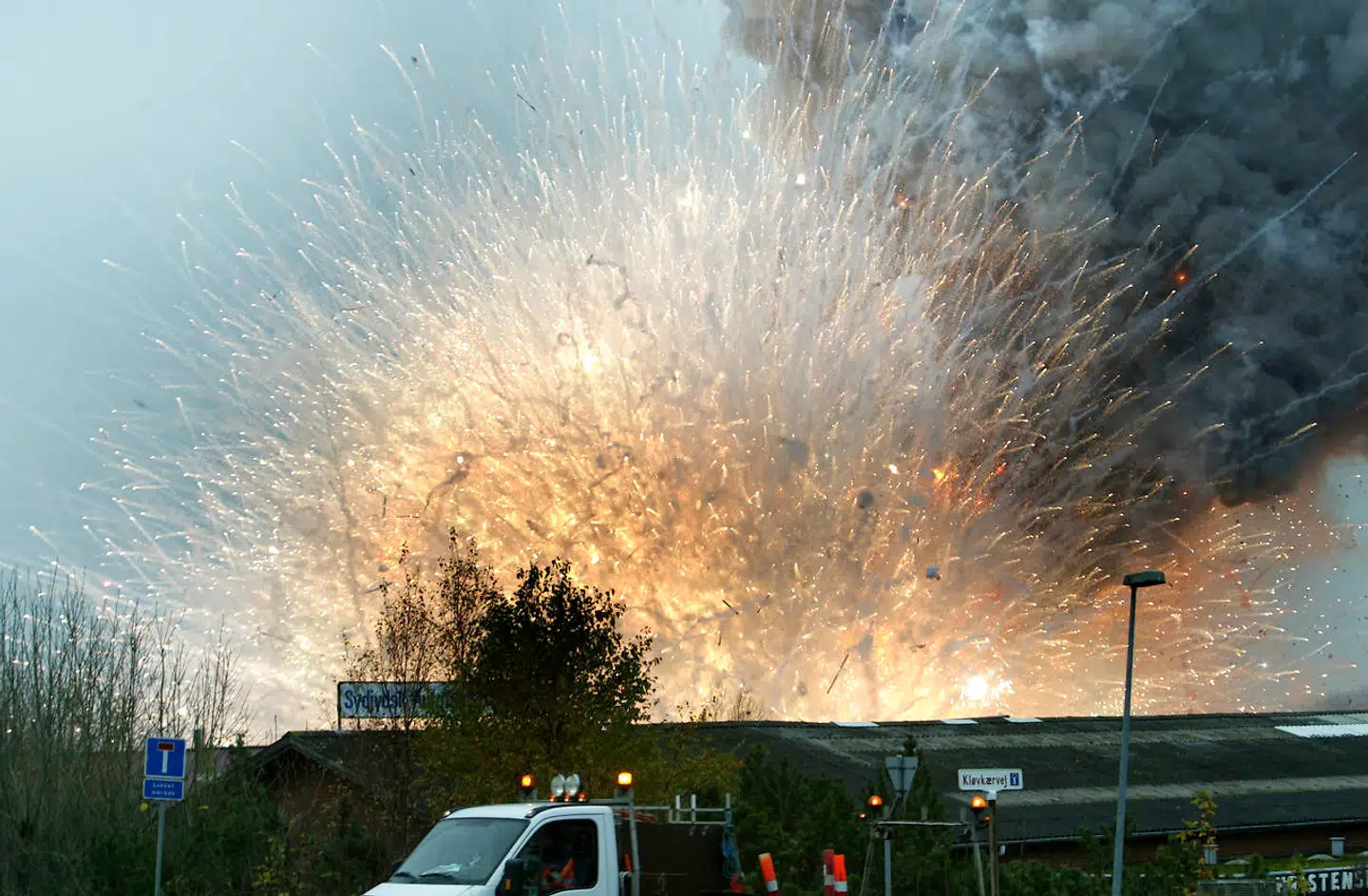 Den gigantiske eksplosion i et fyrværkerilager i Koldingforstaden Seest i 2004 blev klart opfanget af en seismograf 100 kilometer borte.